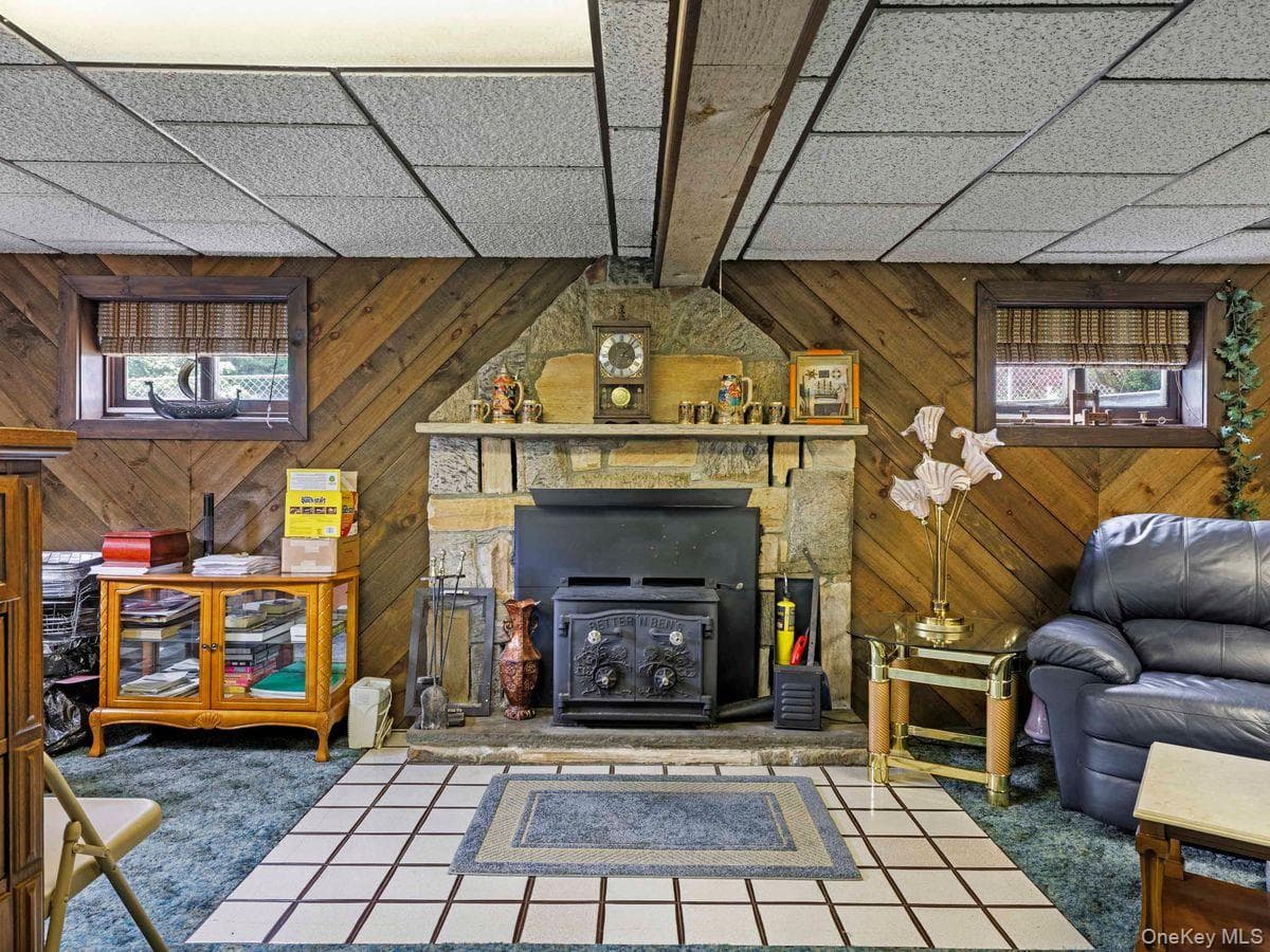 105 S Chapel Hill Road thumbnail 39