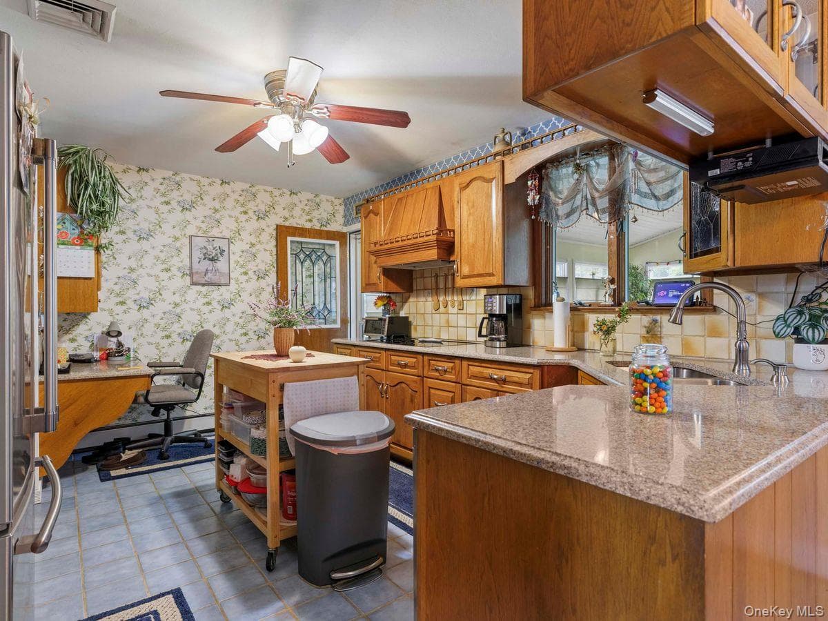 105 S Chapel Hill Road thumbnail 6