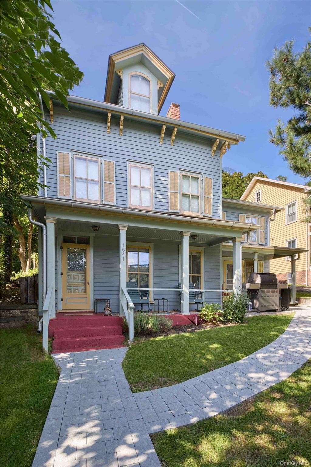 1641 Northern Boulevard, Roslyn