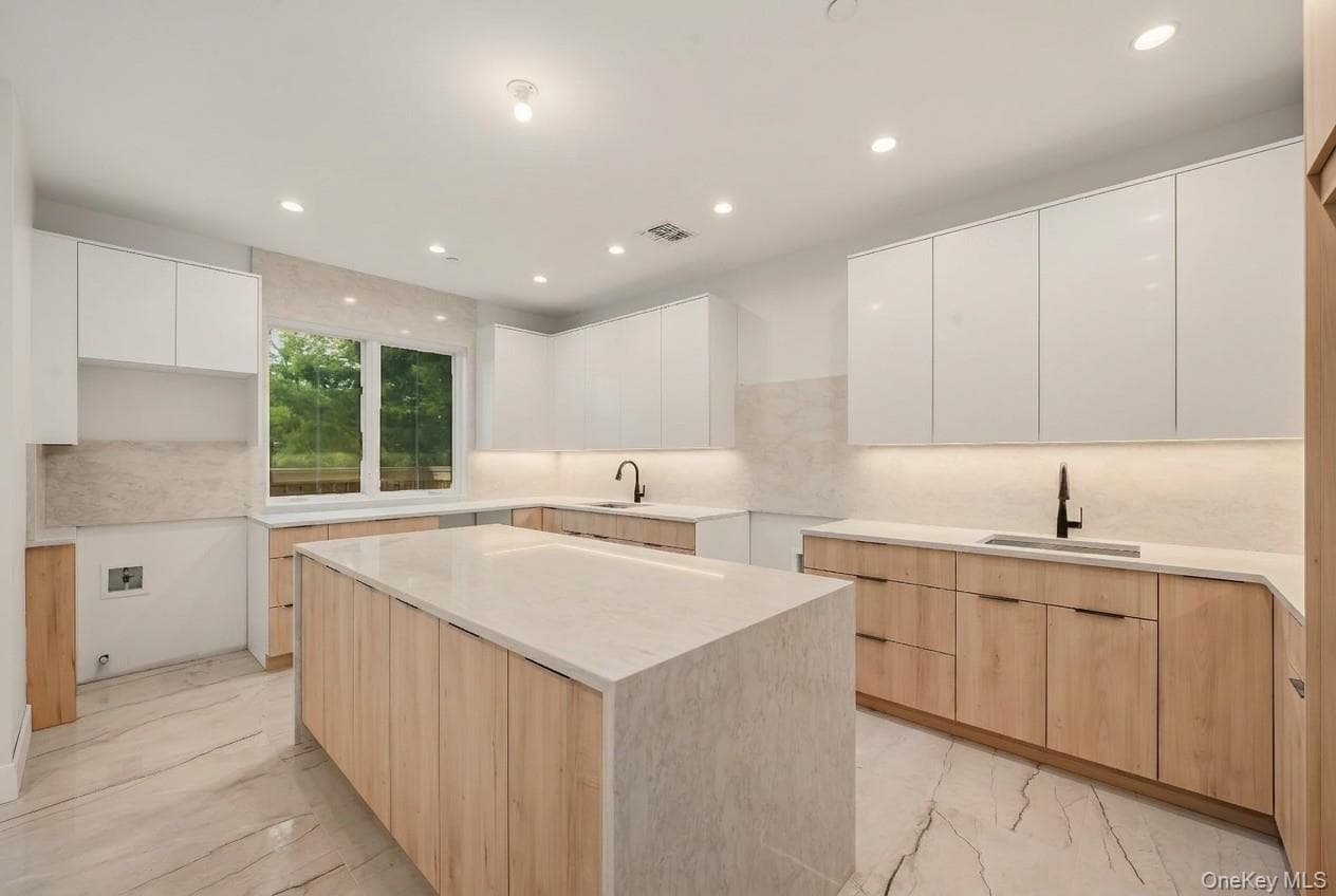 27 Ewing Avenue Unit: 201 thumbnail 8