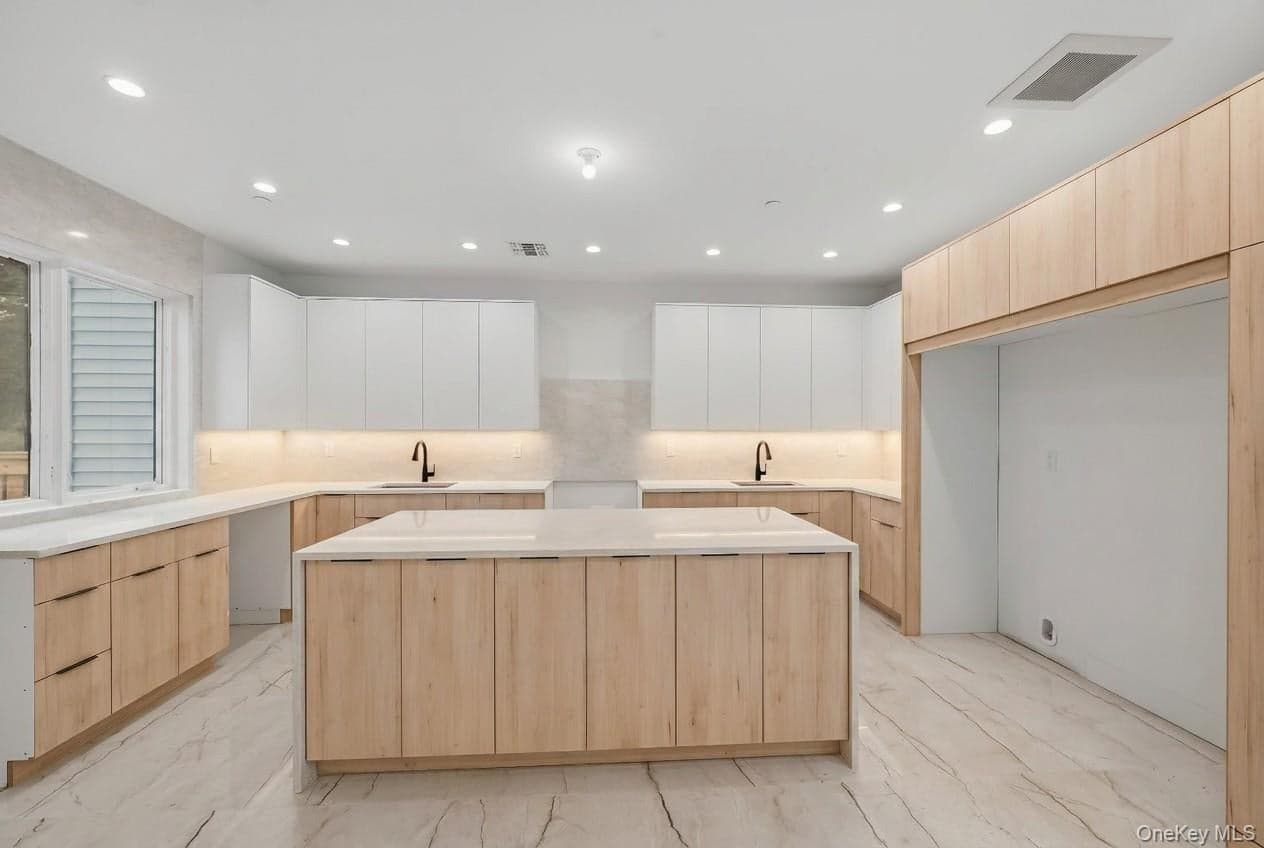 27 Ewing Avenue Unit: 201 thumbnail 6