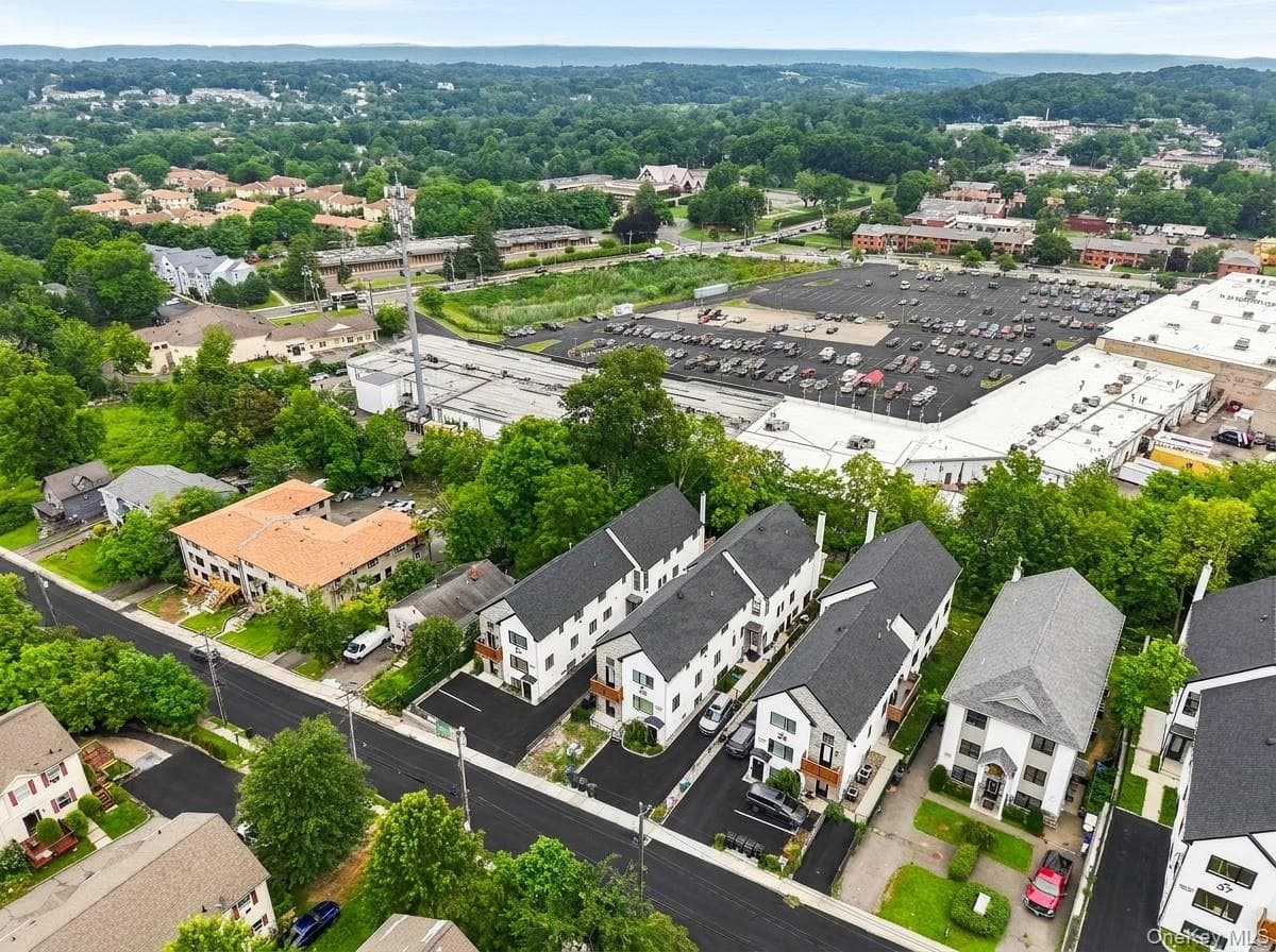 27 Ewing Avenue Unit: 201 thumbnail 4