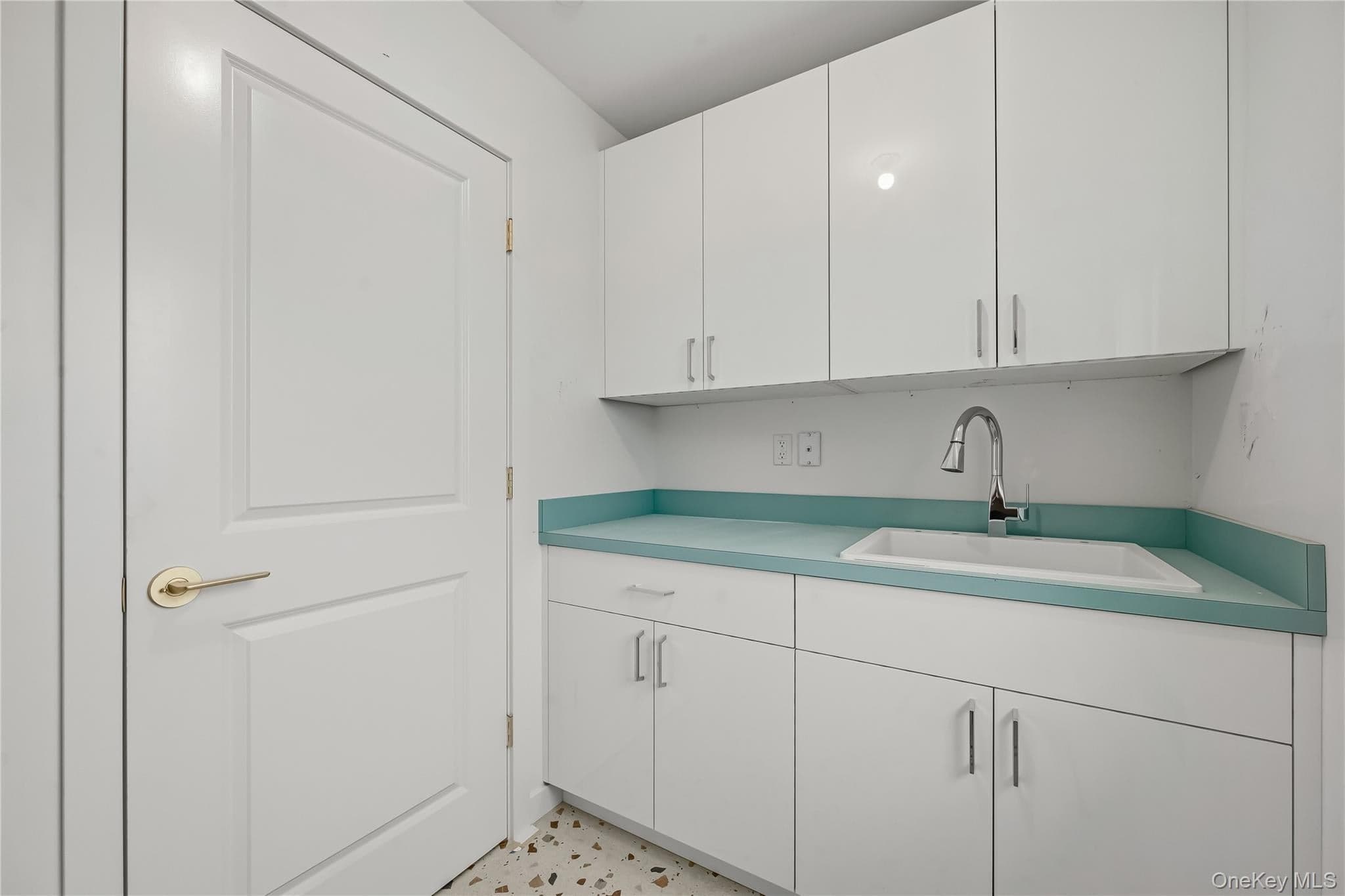 27 Ewing Avenue Unit: 201 thumbnail 27