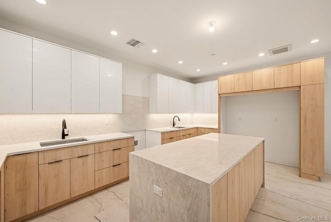 27 Ewing Avenue Unit: 201 thumbnail 7