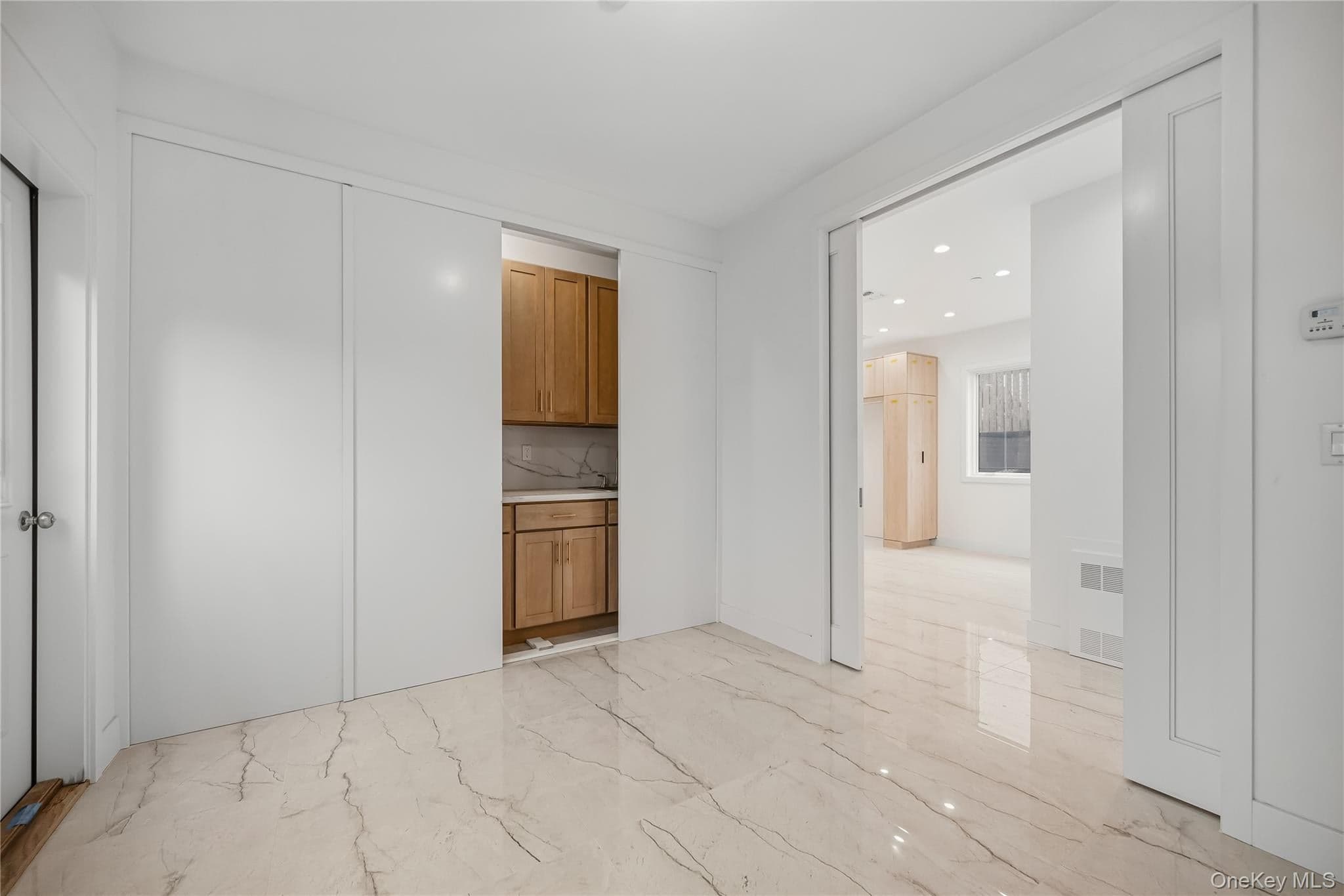 27 Ewing Avenue Unit: 201 thumbnail 18