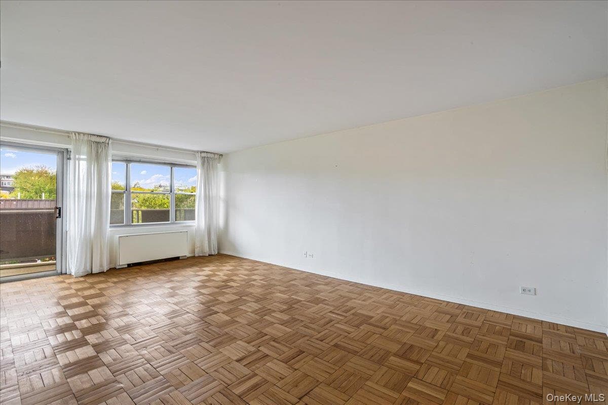 17-85 215th Street Unit: 3E thumbnail 4