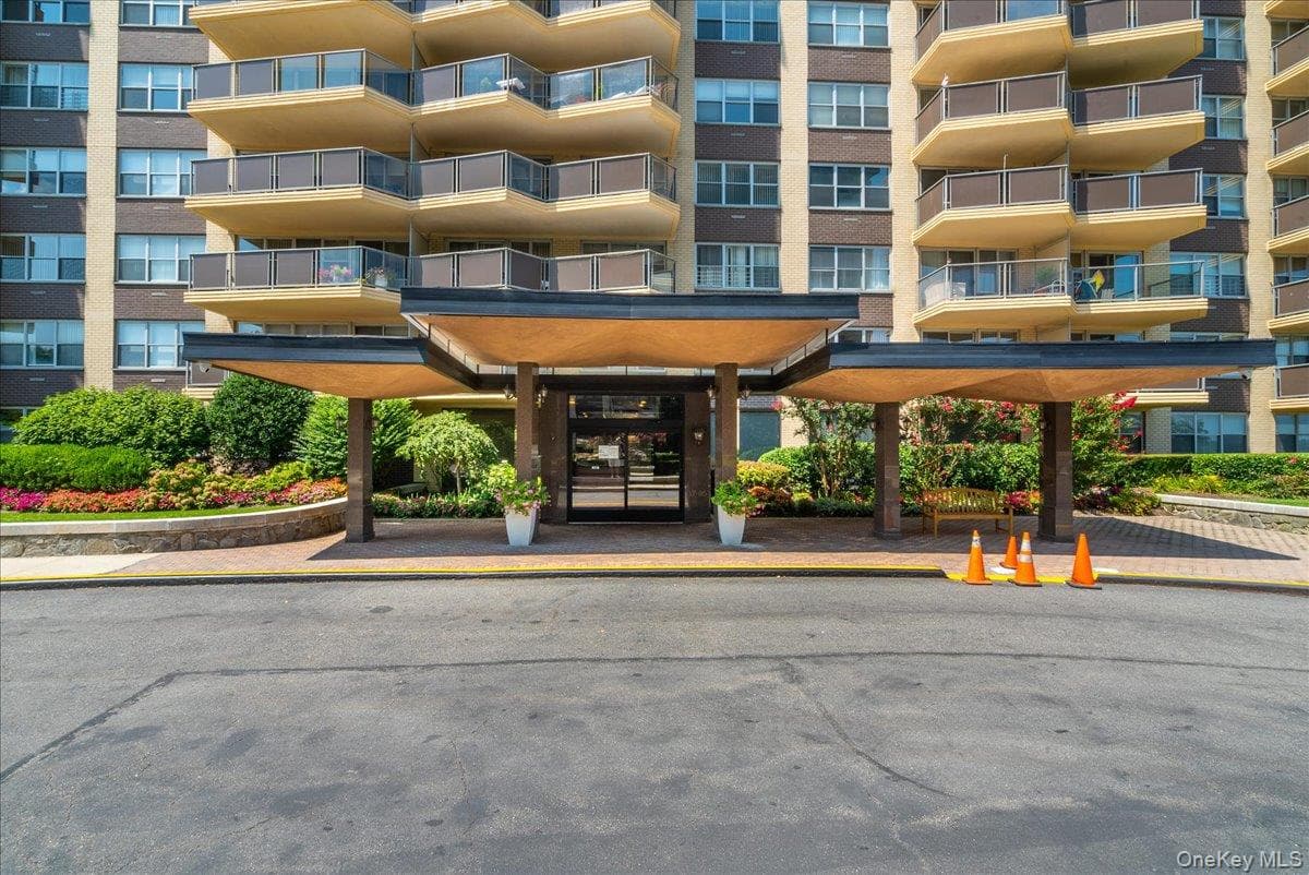 17-85 215th Street Unit: 3E thumbnail 25