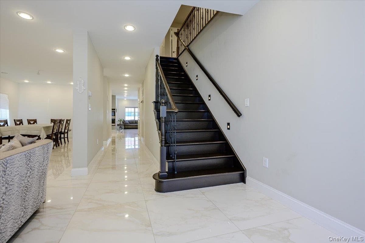 345 Washington Avenue thumbnail 2