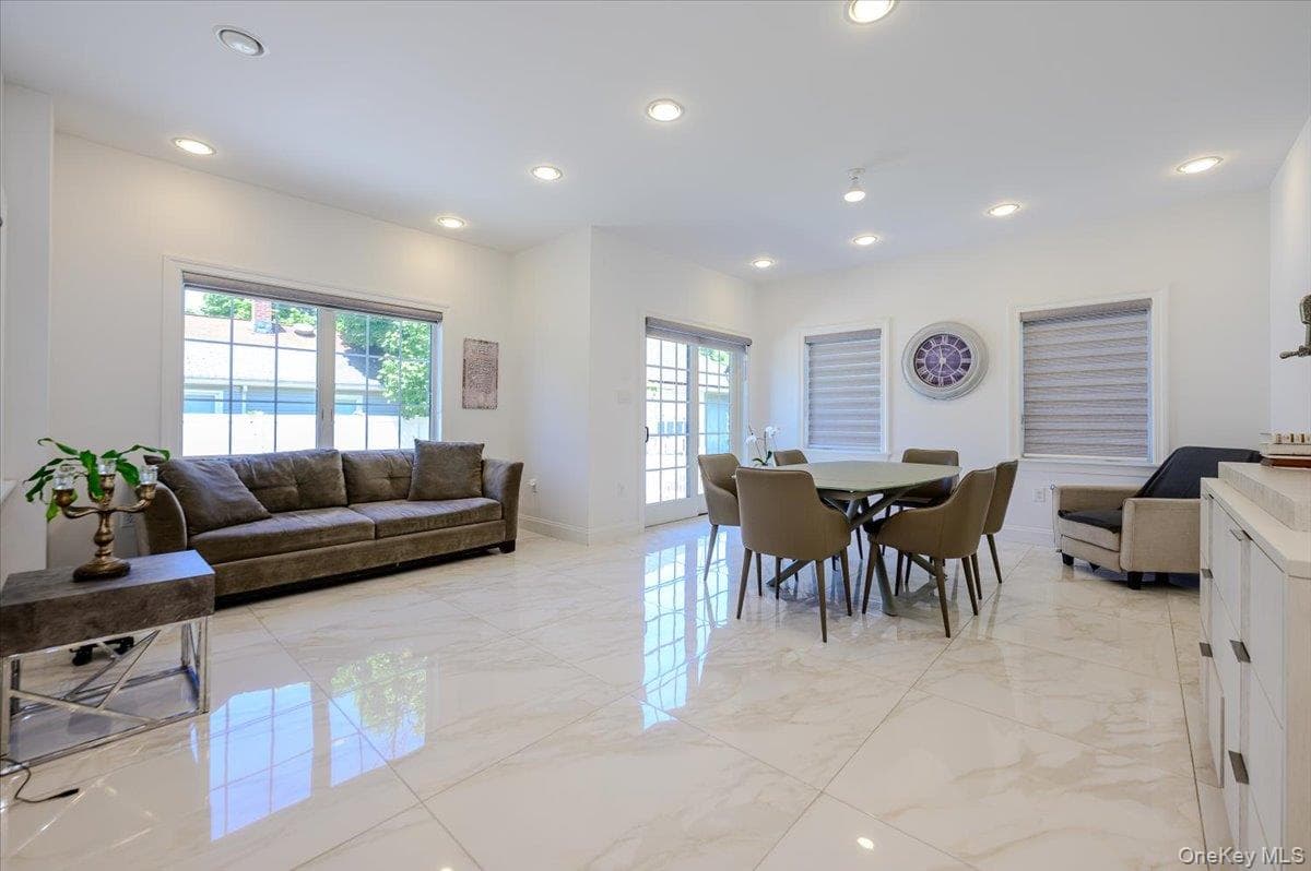 345 Washington Avenue thumbnail 7