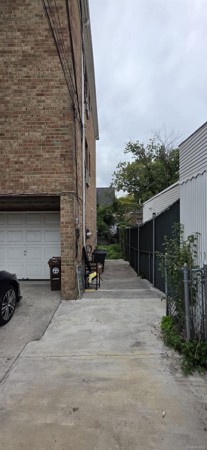3233 Ely Avenue thumbnail 2