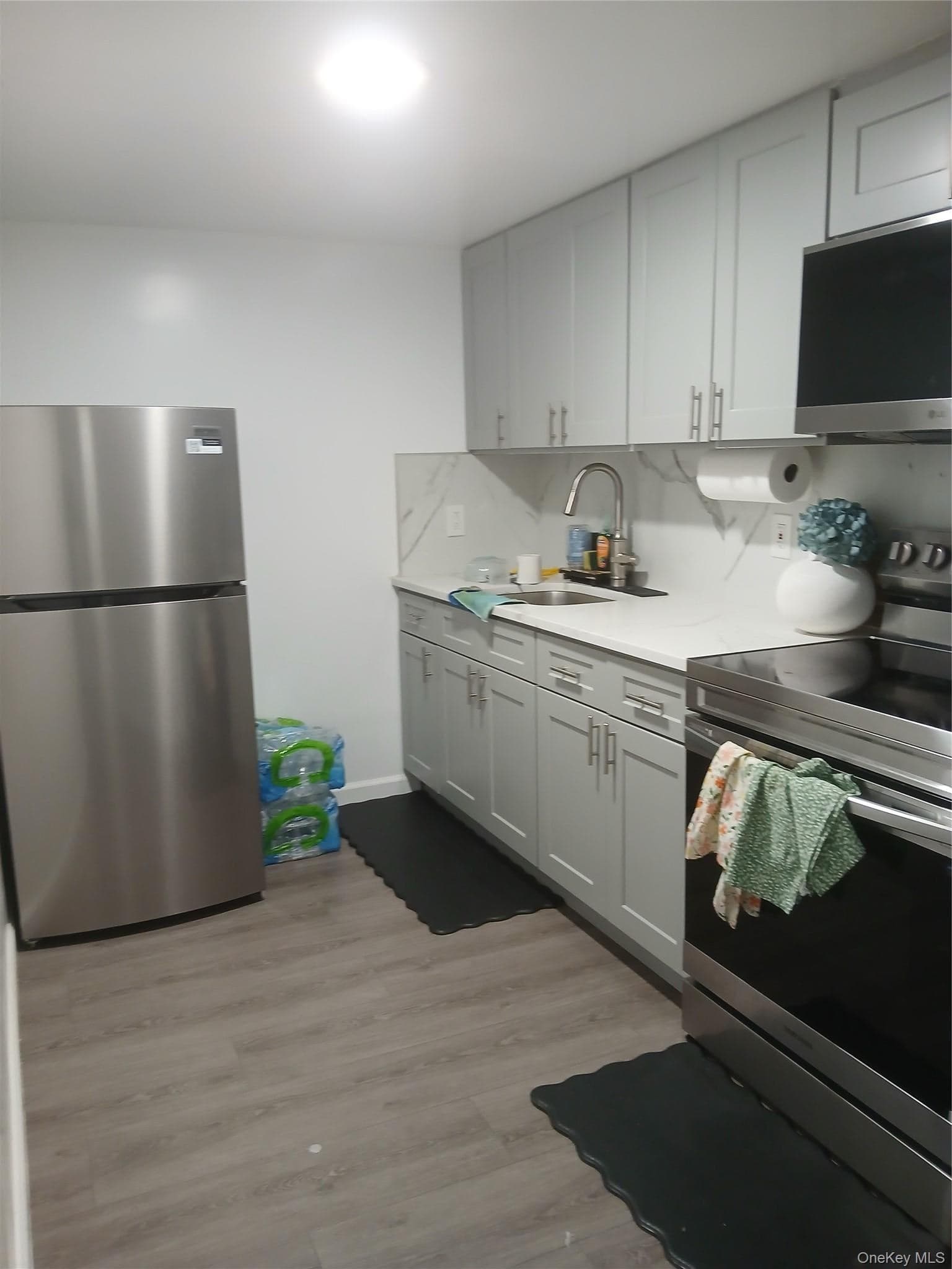 3233 Ely Avenue thumbnail 7