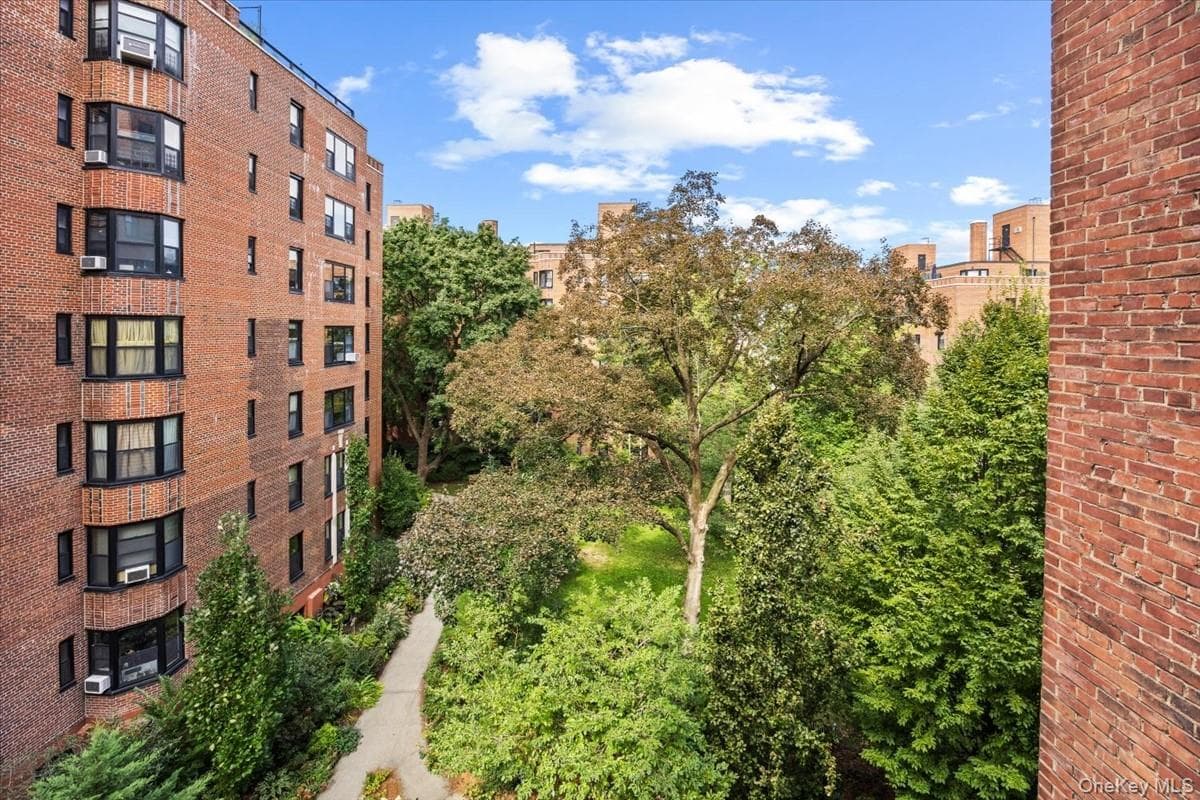 65 Park Terrace East TER Unit: C67 thumbnail 3