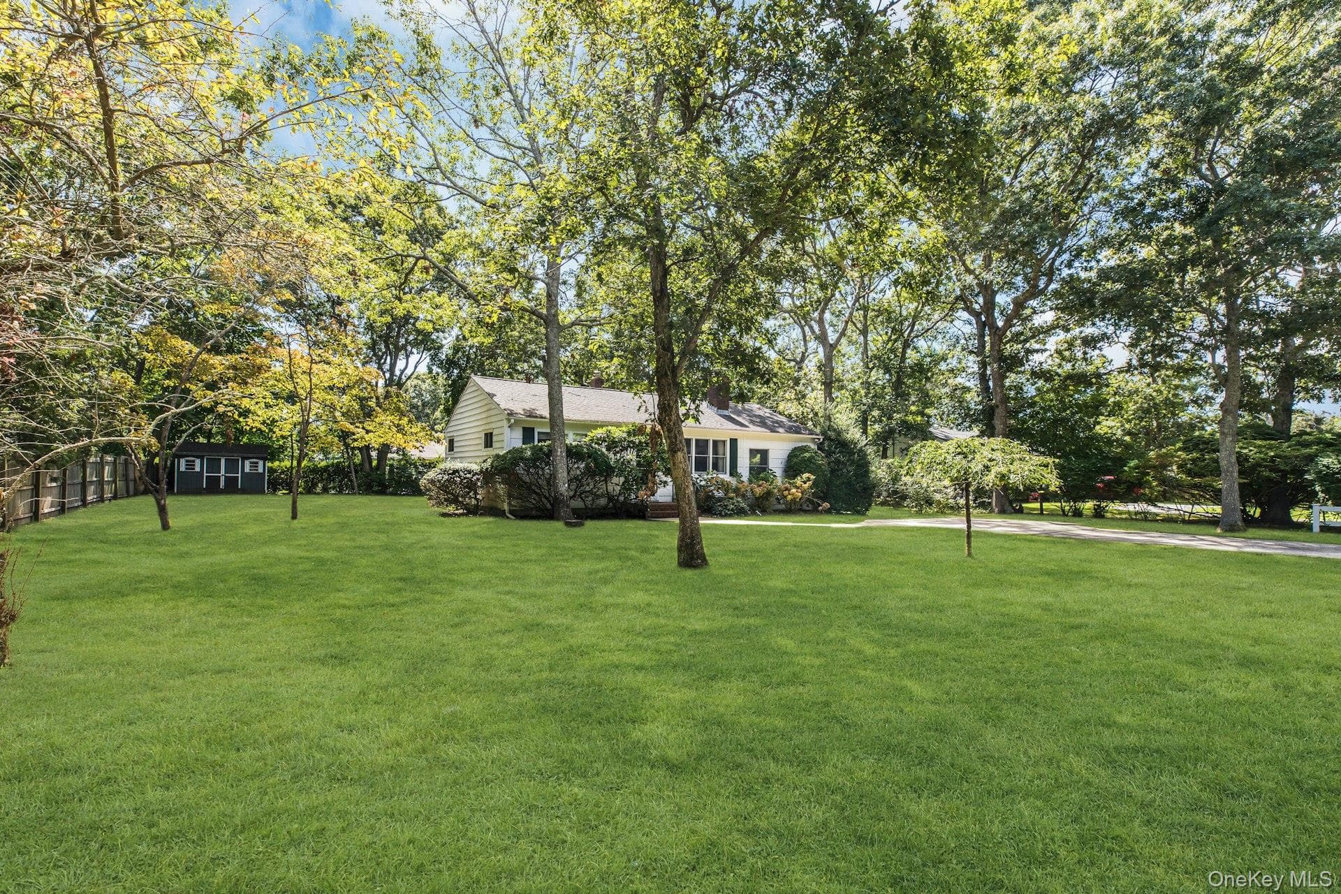 112 Lynncliff Road thumbnail 2