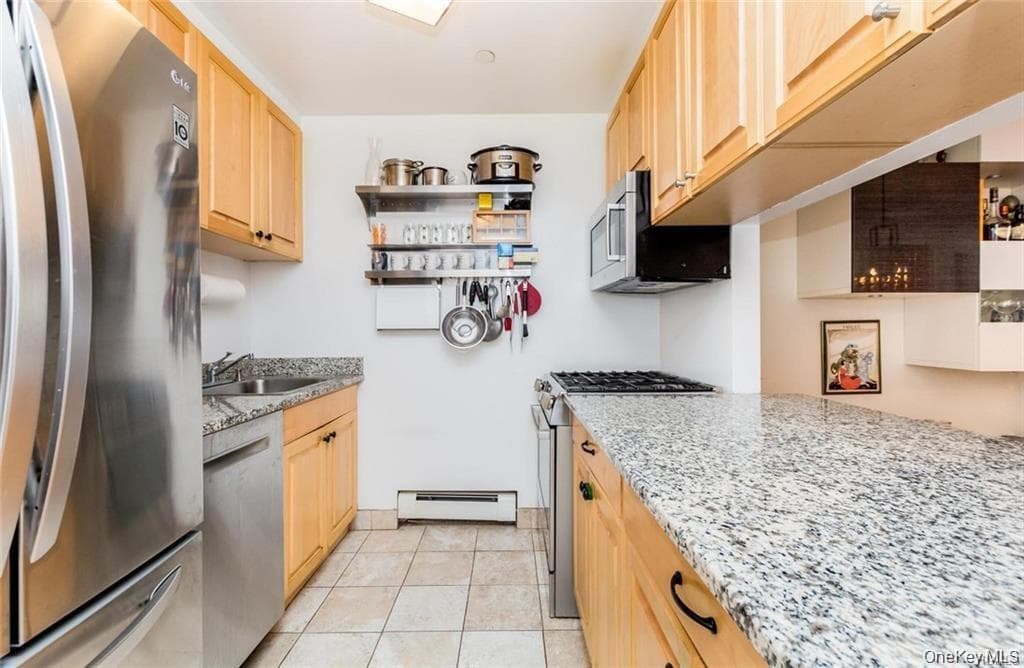 3800 Blackstone Avenue Unit: 2S thumbnail 2