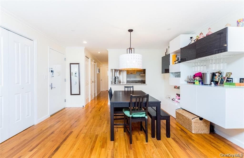 3800 Blackstone Avenue Unit: 2S thumbnail 3