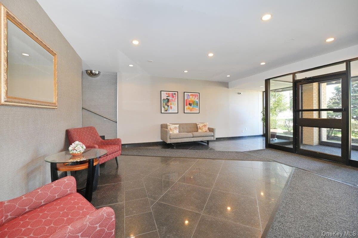 2 Birchwood Court Unit: #5H thumbnail 10