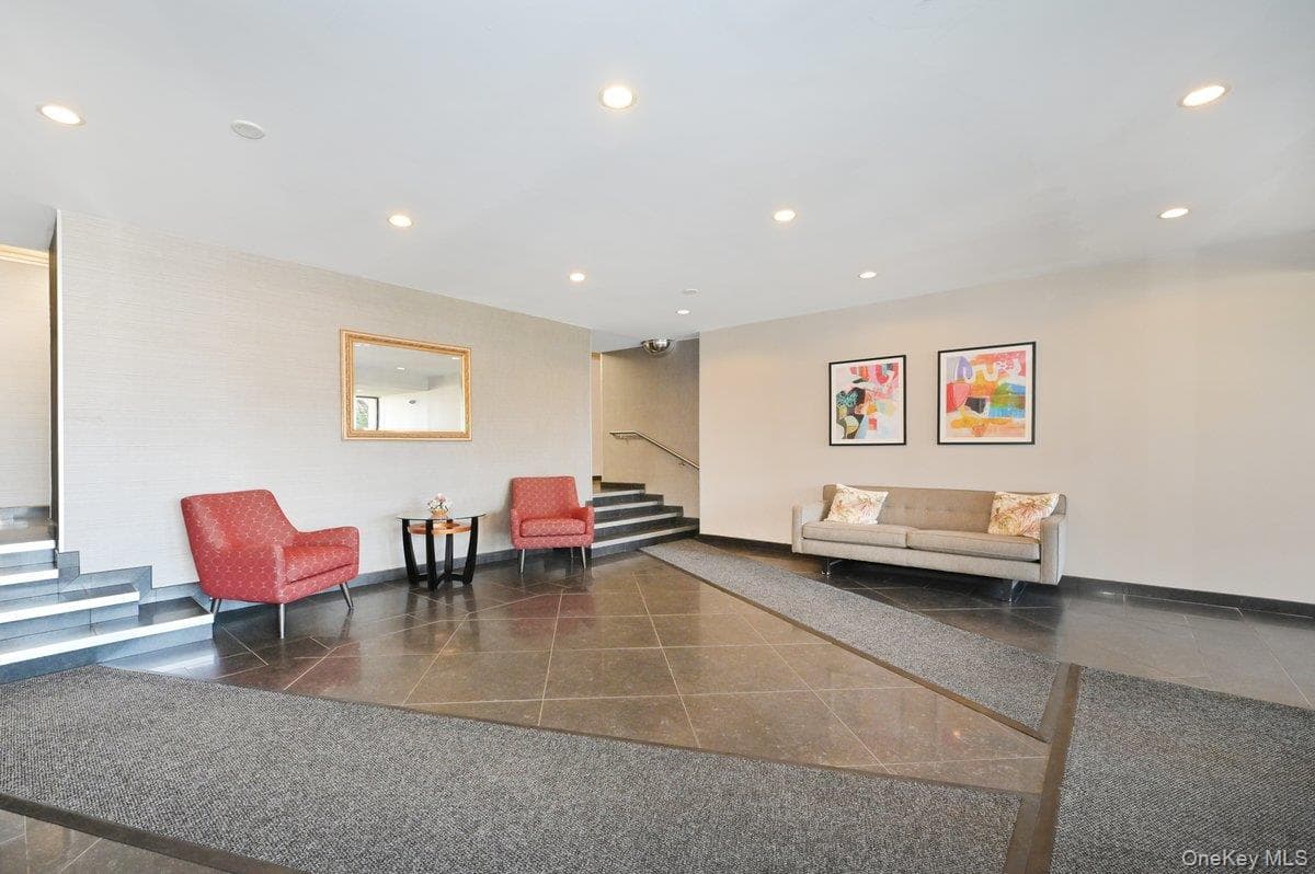 2 Birchwood Court Unit: #5H thumbnail 11