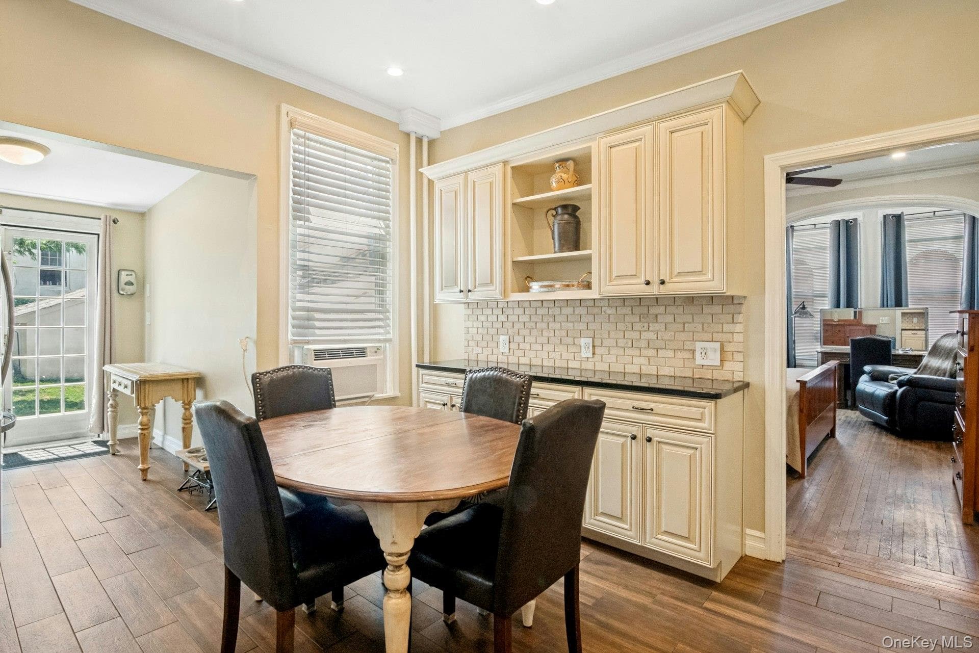 20 Waller Avenue thumbnail 17