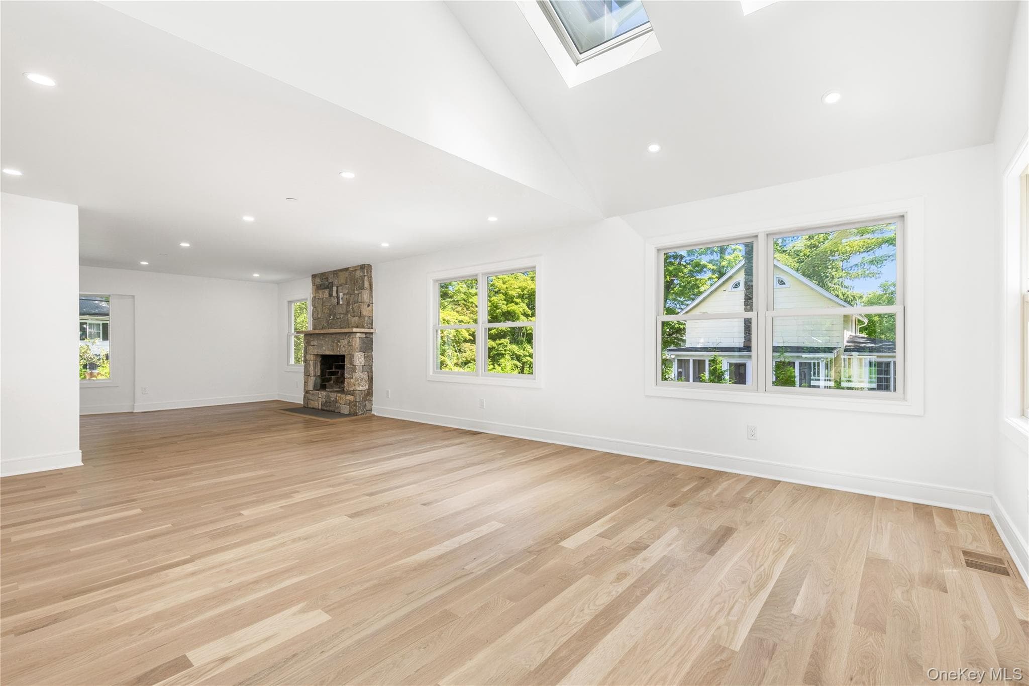 230 Pinesbridge Road thumbnail 15