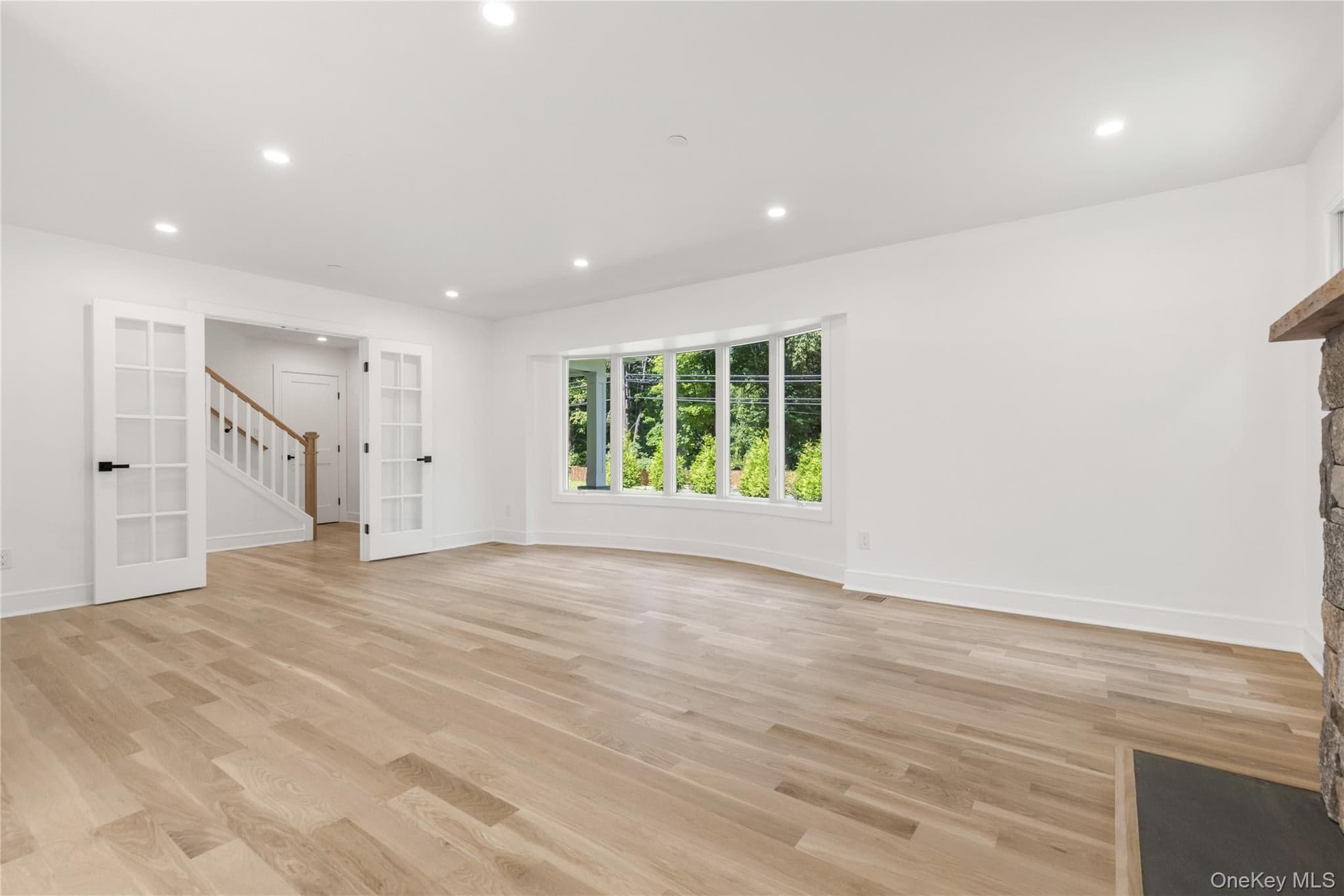 230 Pinesbridge Road thumbnail 9
