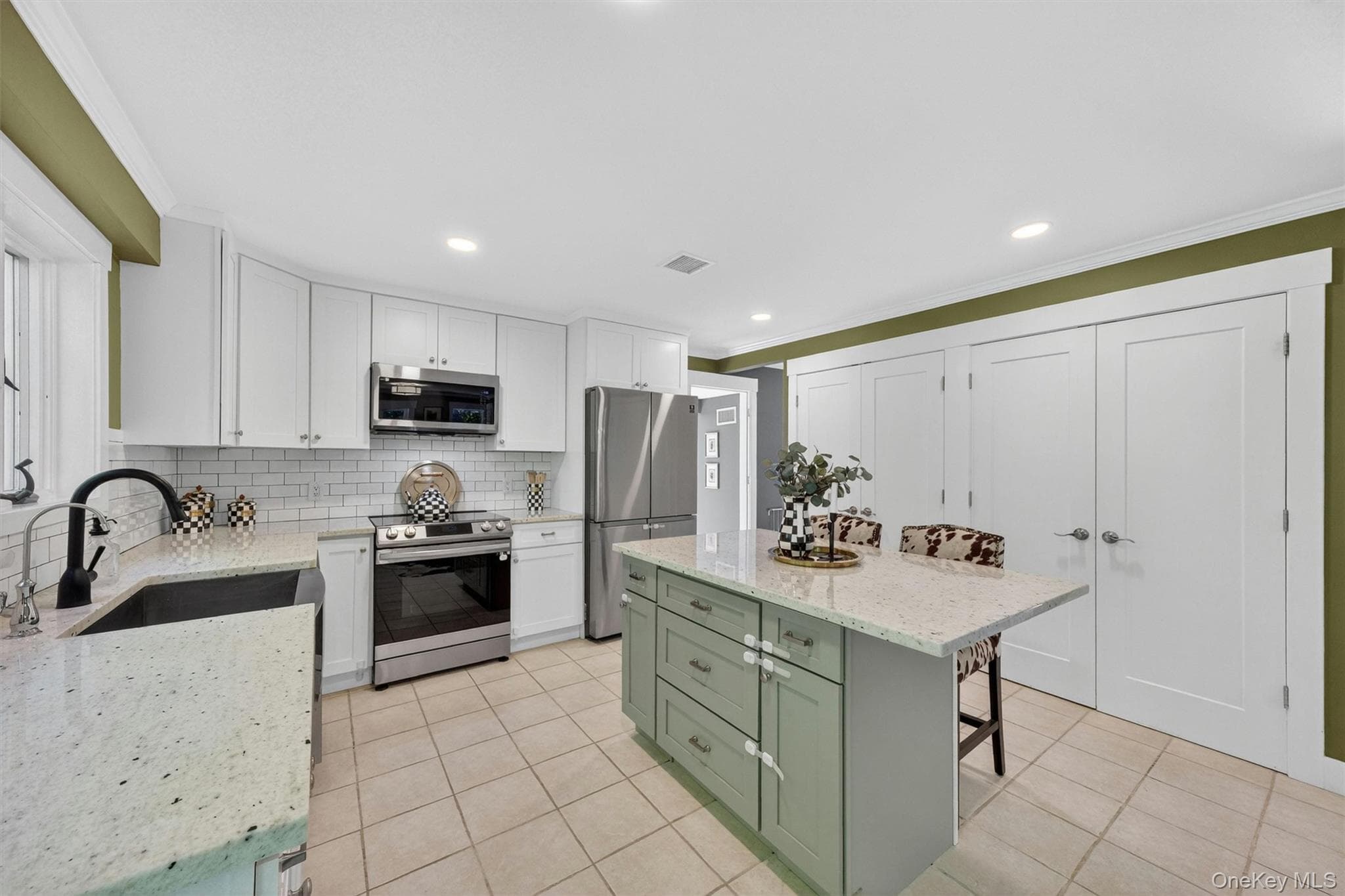 11 Arbutus Street thumbnail 7