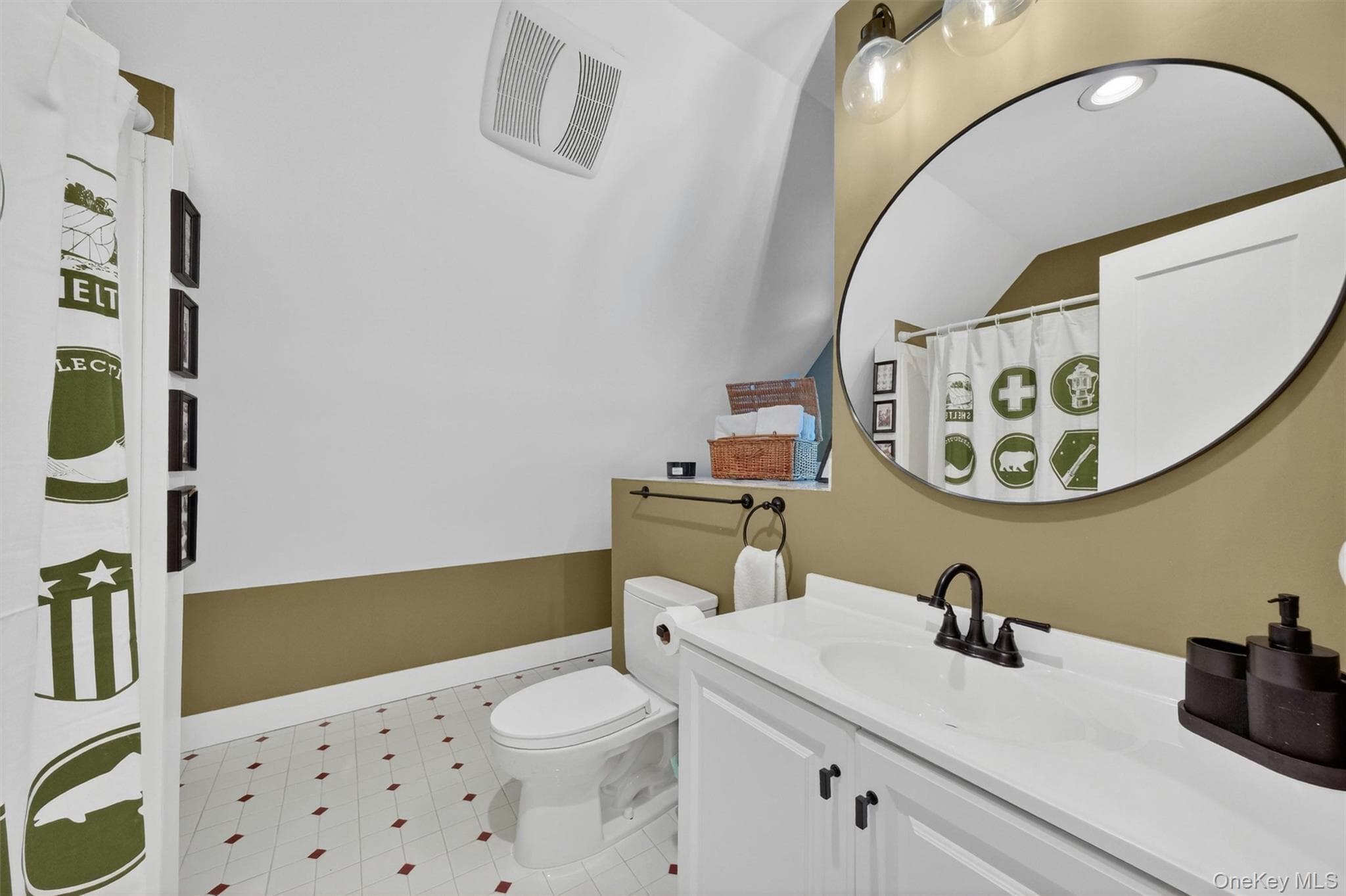 11 Arbutus Street thumbnail 32