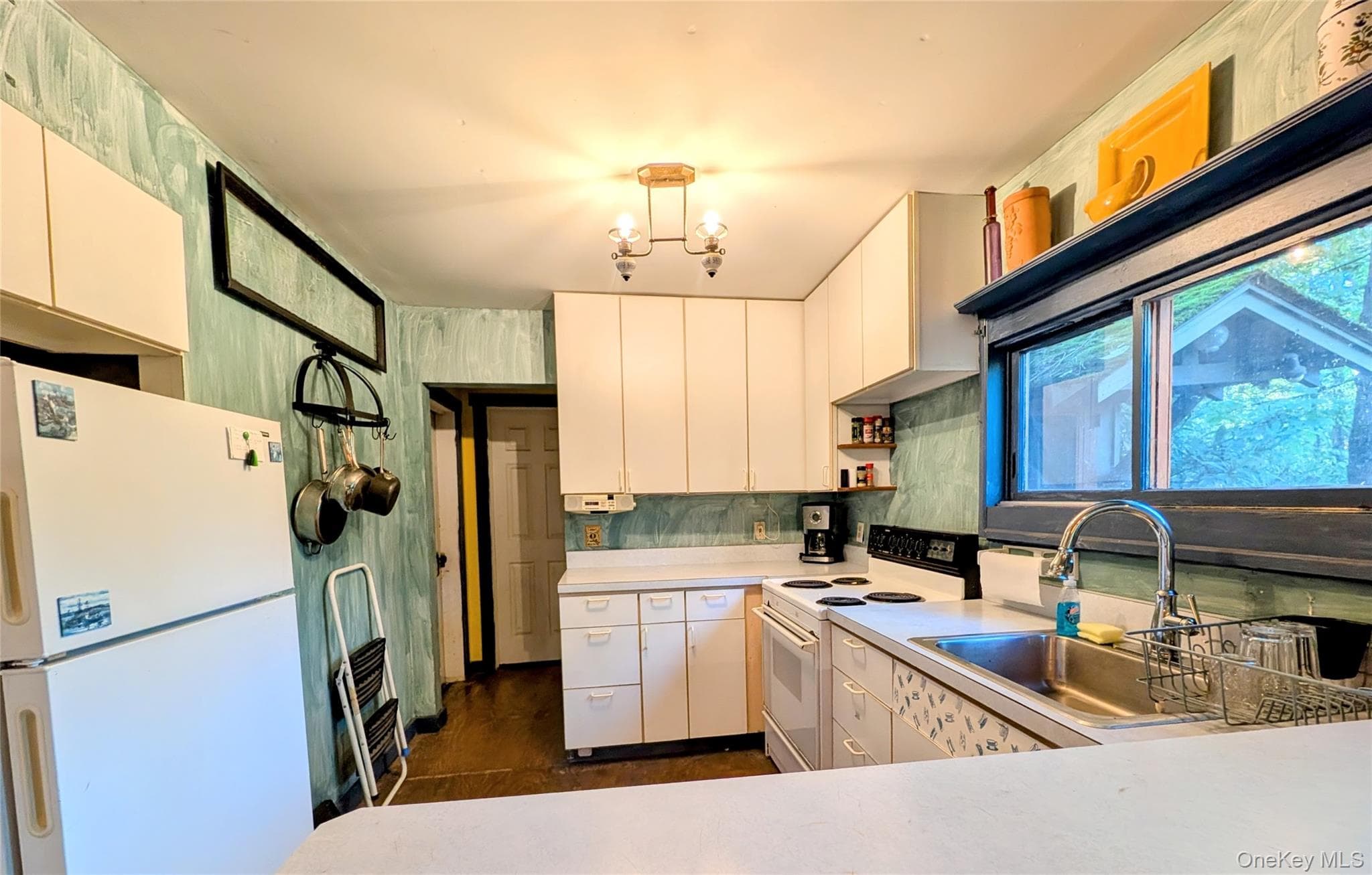 628 Lake Shore Drive thumbnail 13