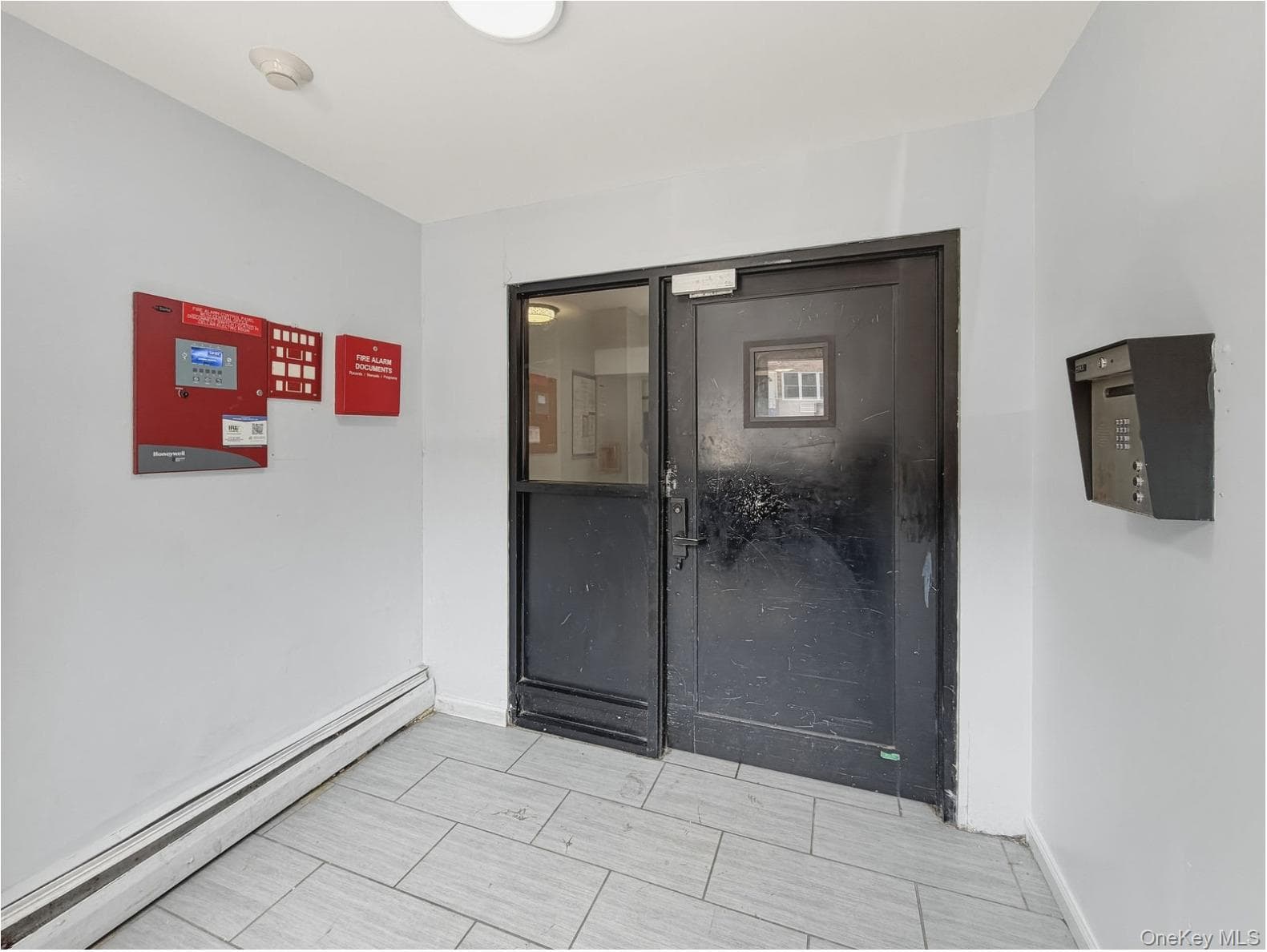 715 E 214th Street thumbnail 4