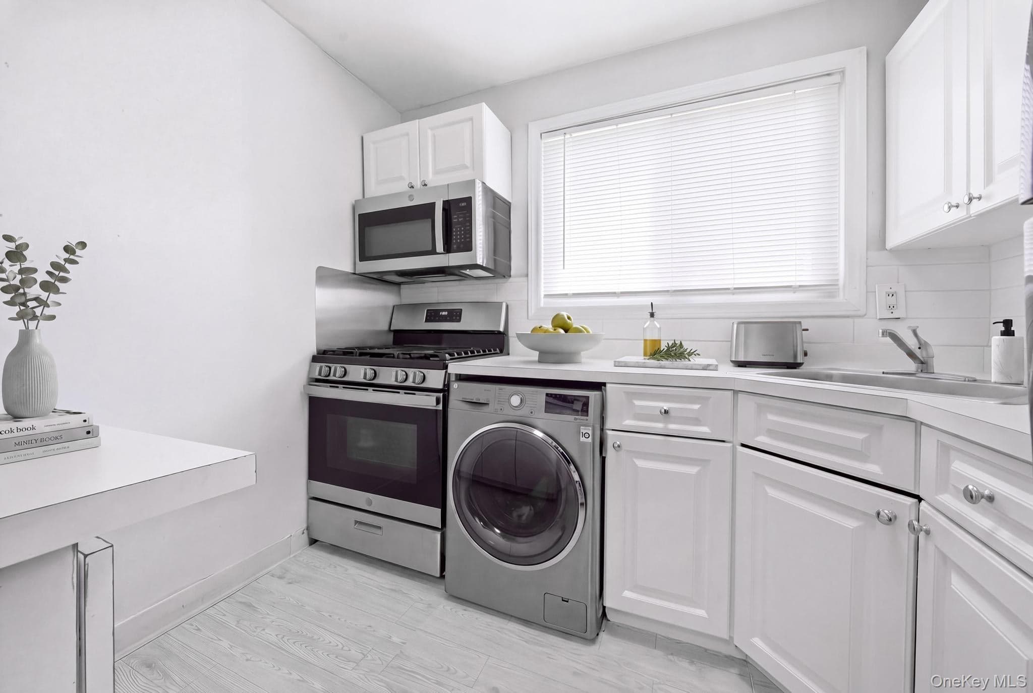 985 Fenwood DR Unit: 3 thumbnail 4