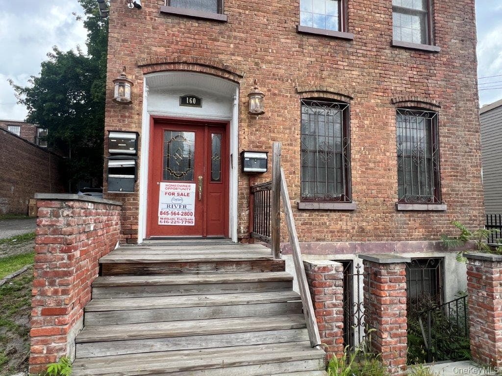 160 Ann Street thumbnail 2