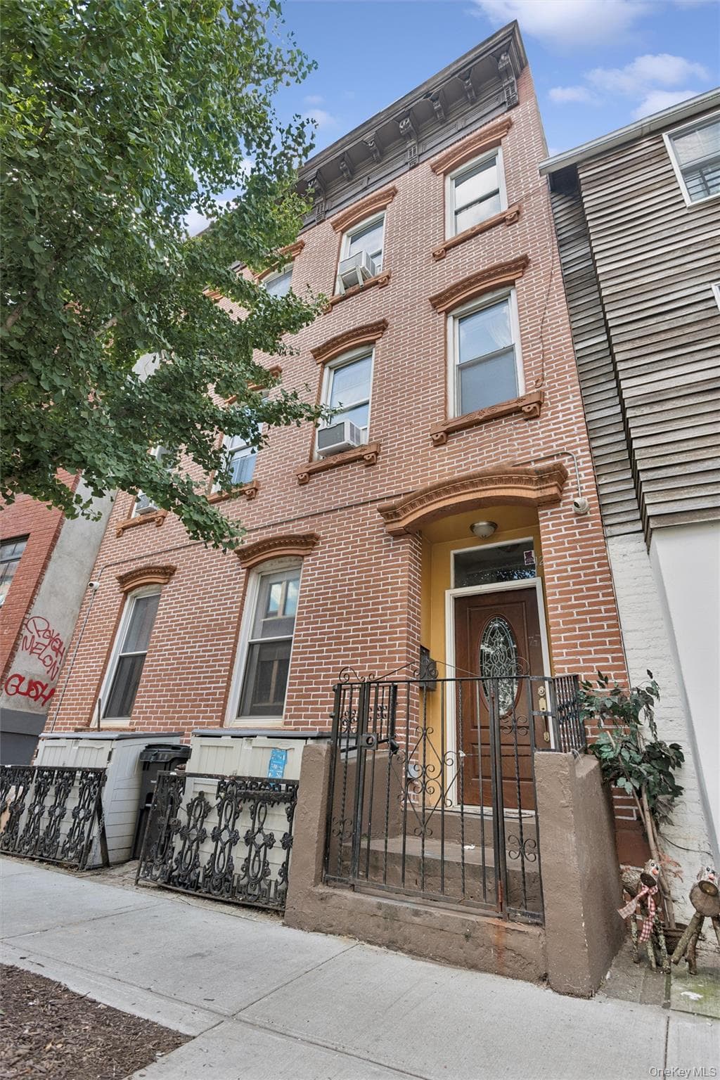 128 N 1st Street thumbnail 2