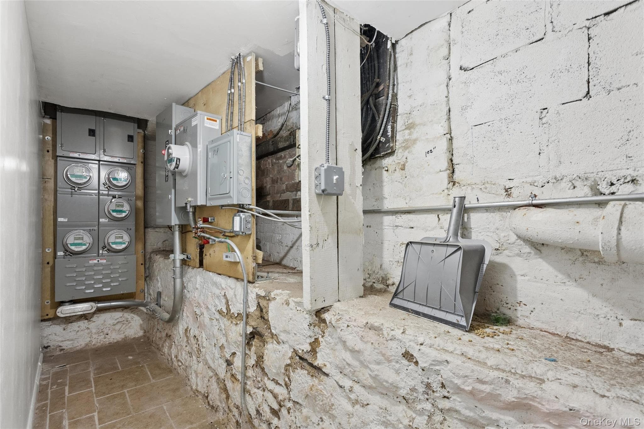 128 N 1st Street thumbnail 10