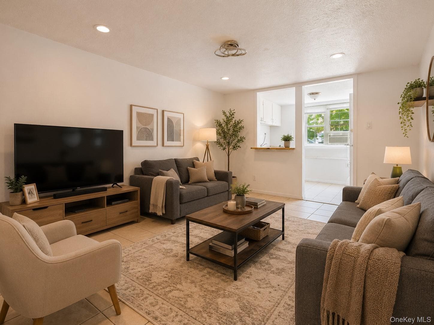1311 Balcom Avenue thumbnail 19