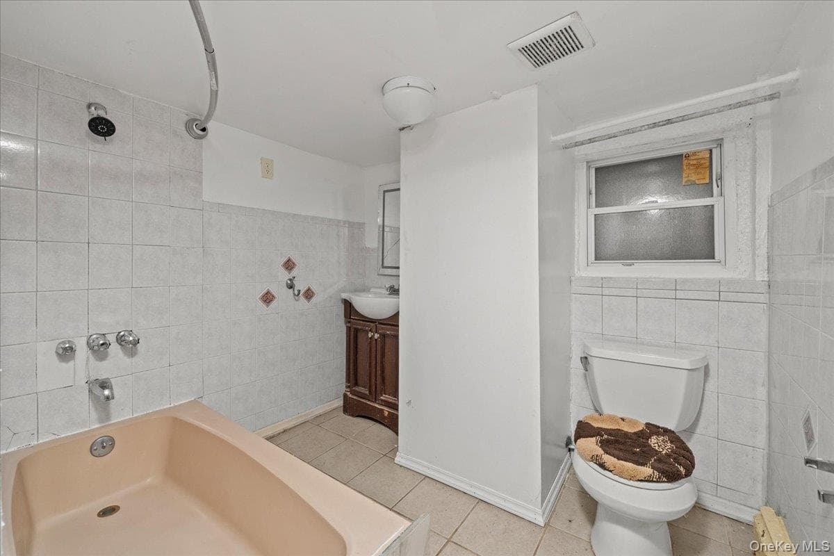 1311 Balcom Avenue thumbnail 23