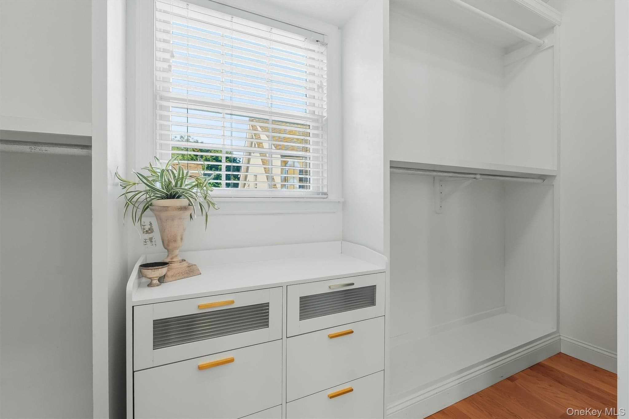 87 Bolton Avenue thumbnail 23