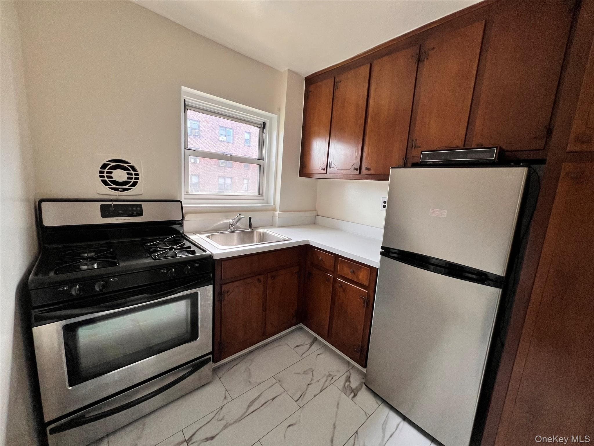 189 Drake Avenue Unit: 2C thumbnail 2
