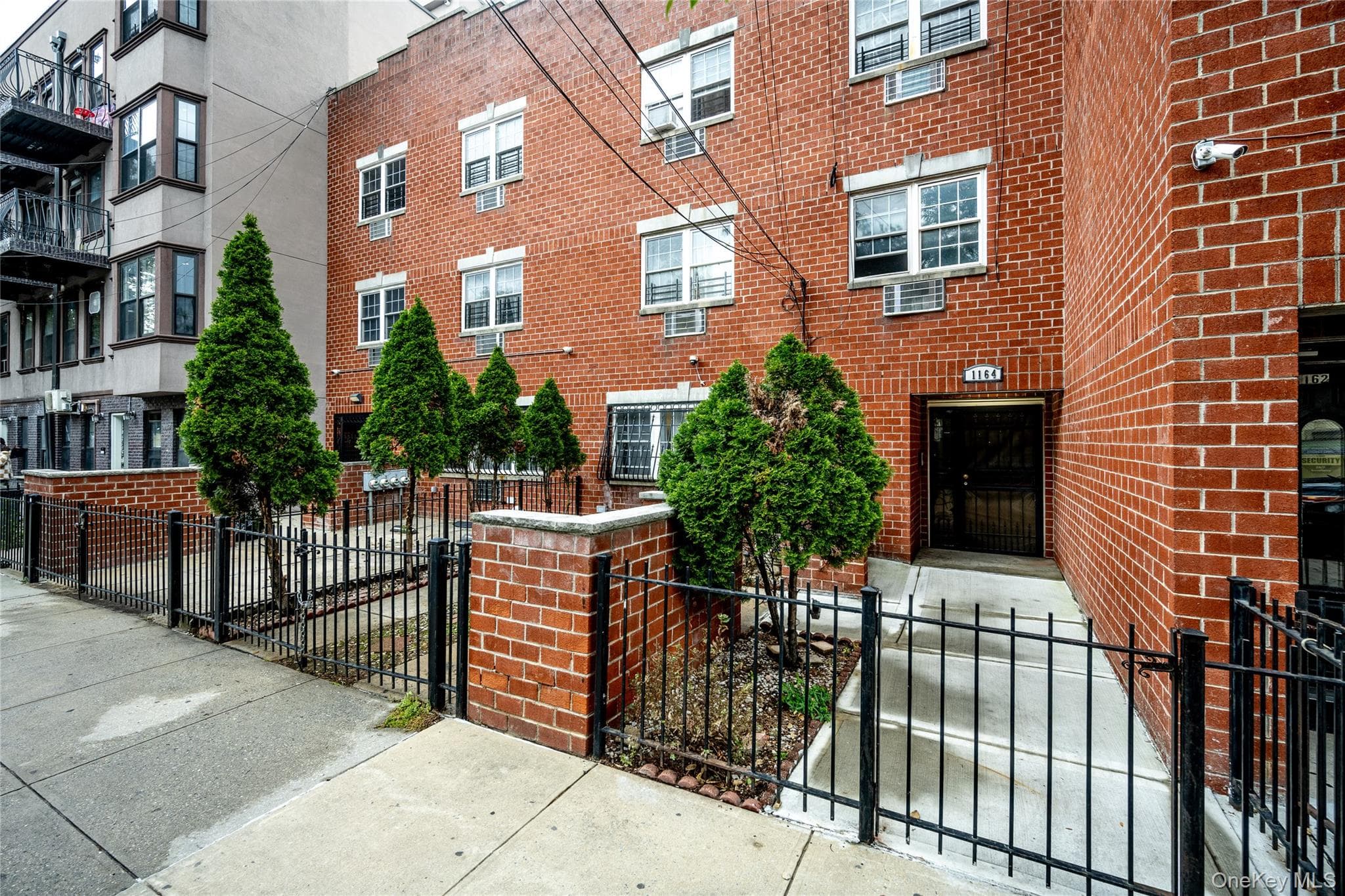 1164 Union Avenue thumbnail 2