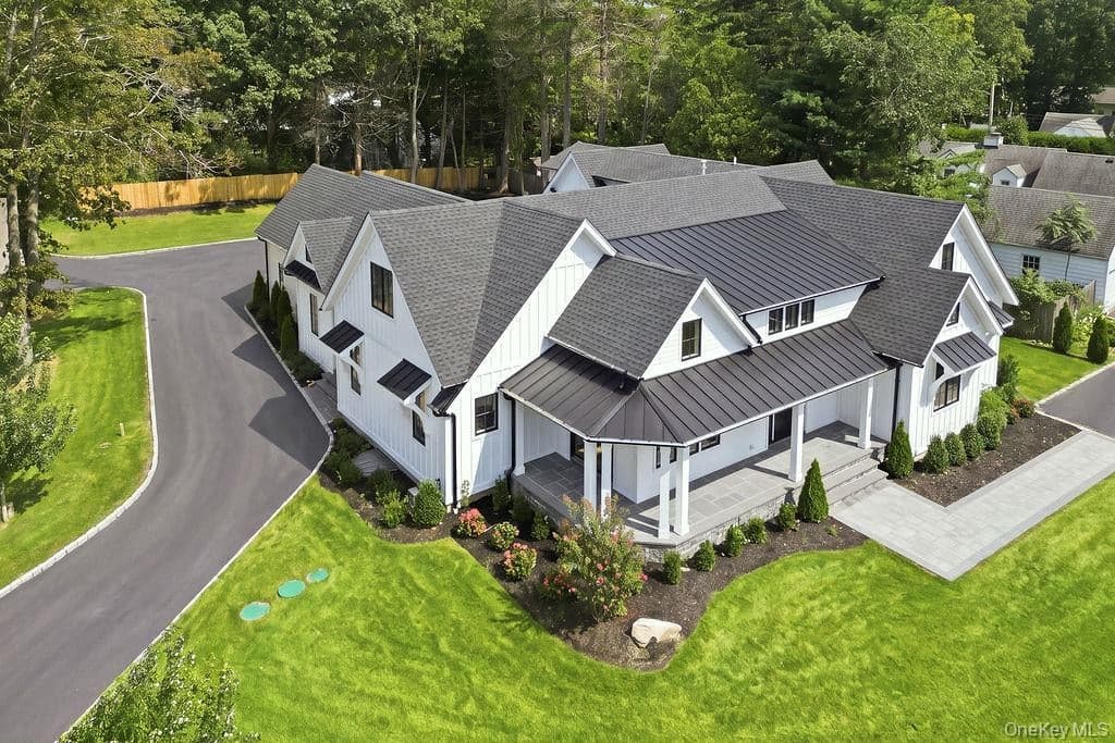 1 Timothy Lane, Huntington Station