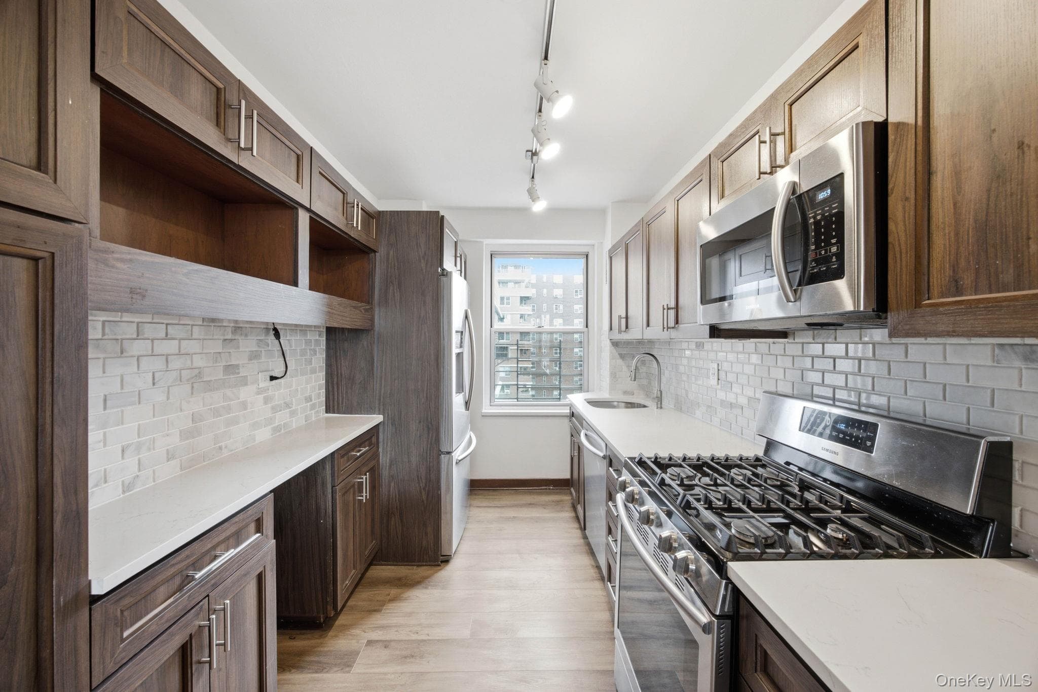 575 Grand Street Unit: E1505 thumbnail 10