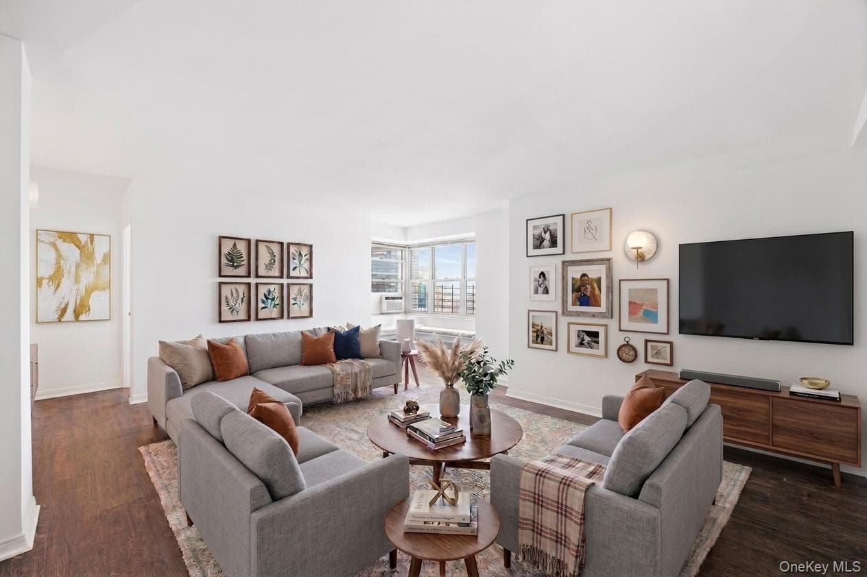 575 Grand Street Unit: E1505 thumbnail 5