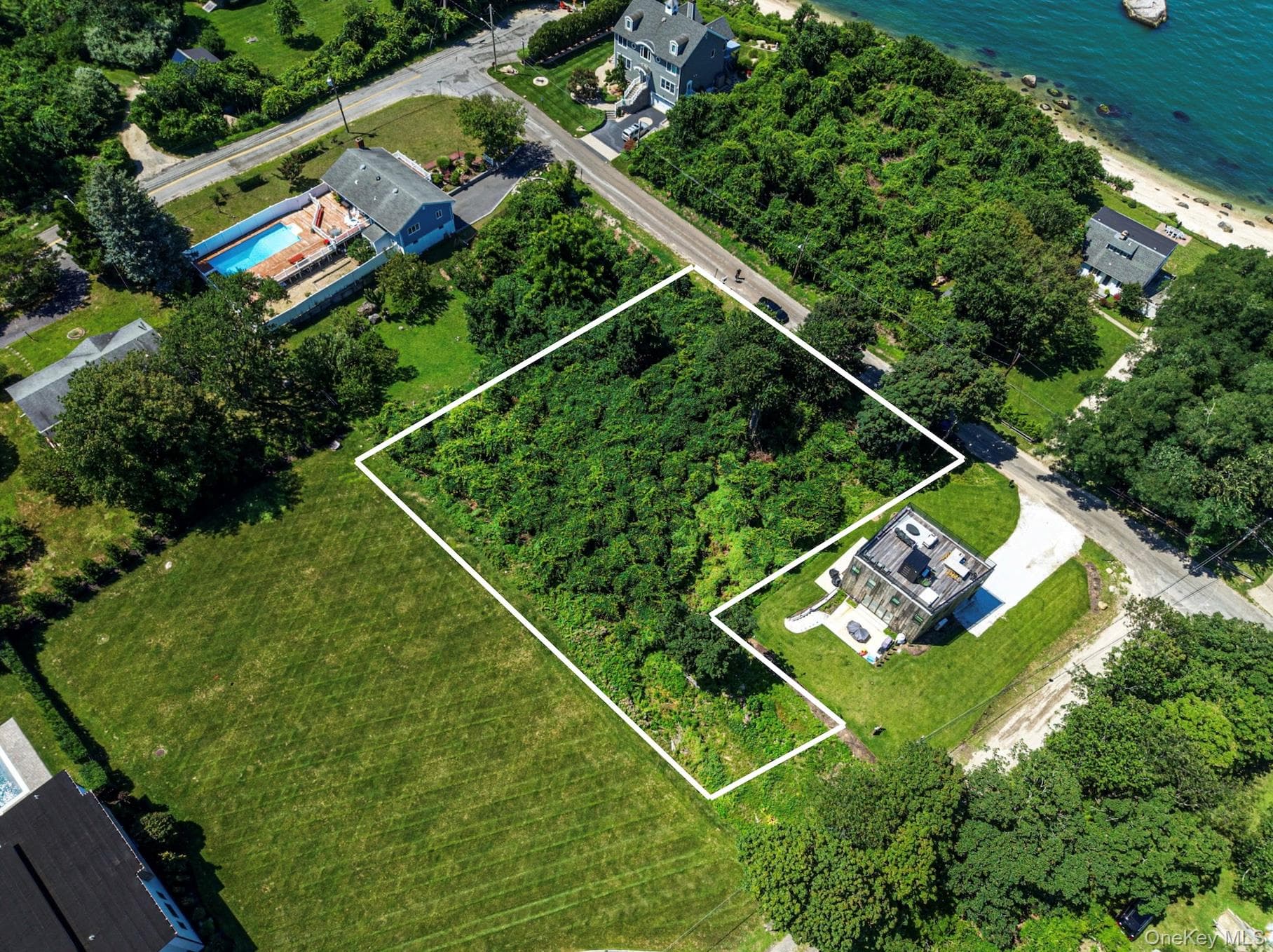 400 Aquaview Avenue thumbnail 2
