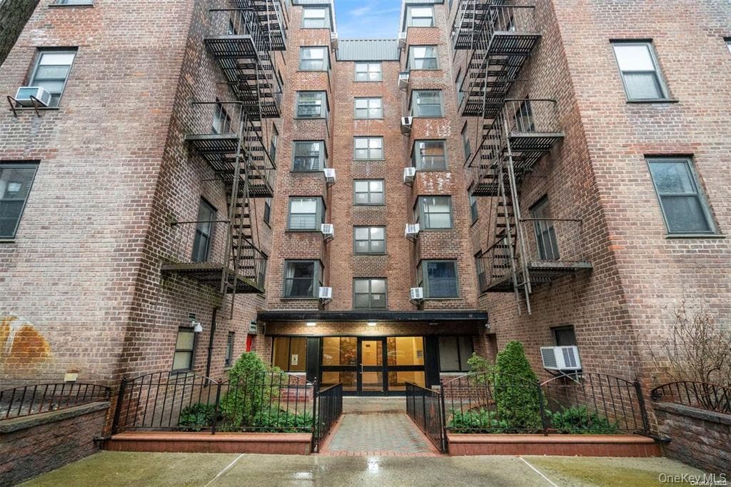91-10 32nd Avenue Unit: E306 thumbnail 8