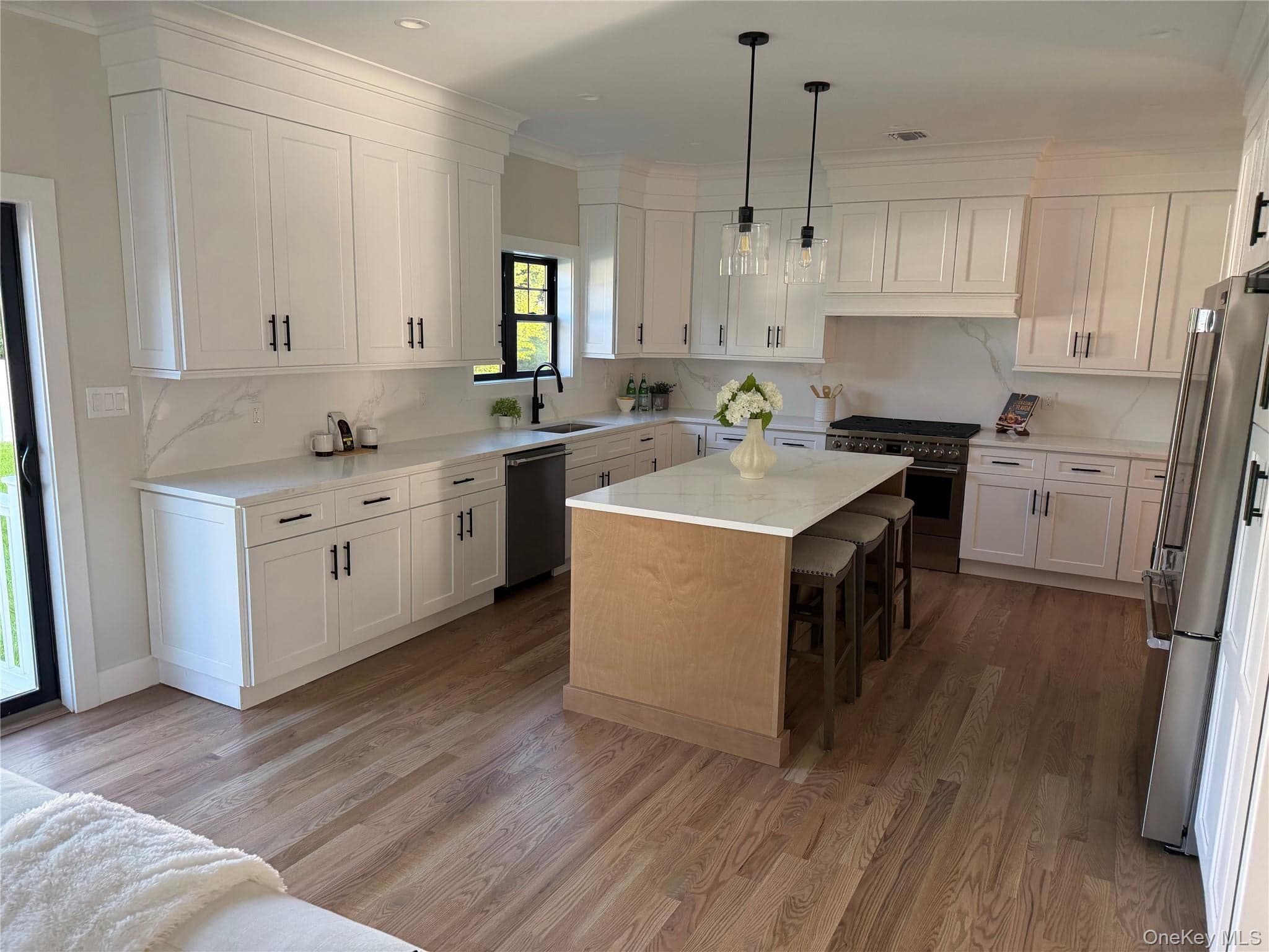 110 Stella Court thumbnail 5