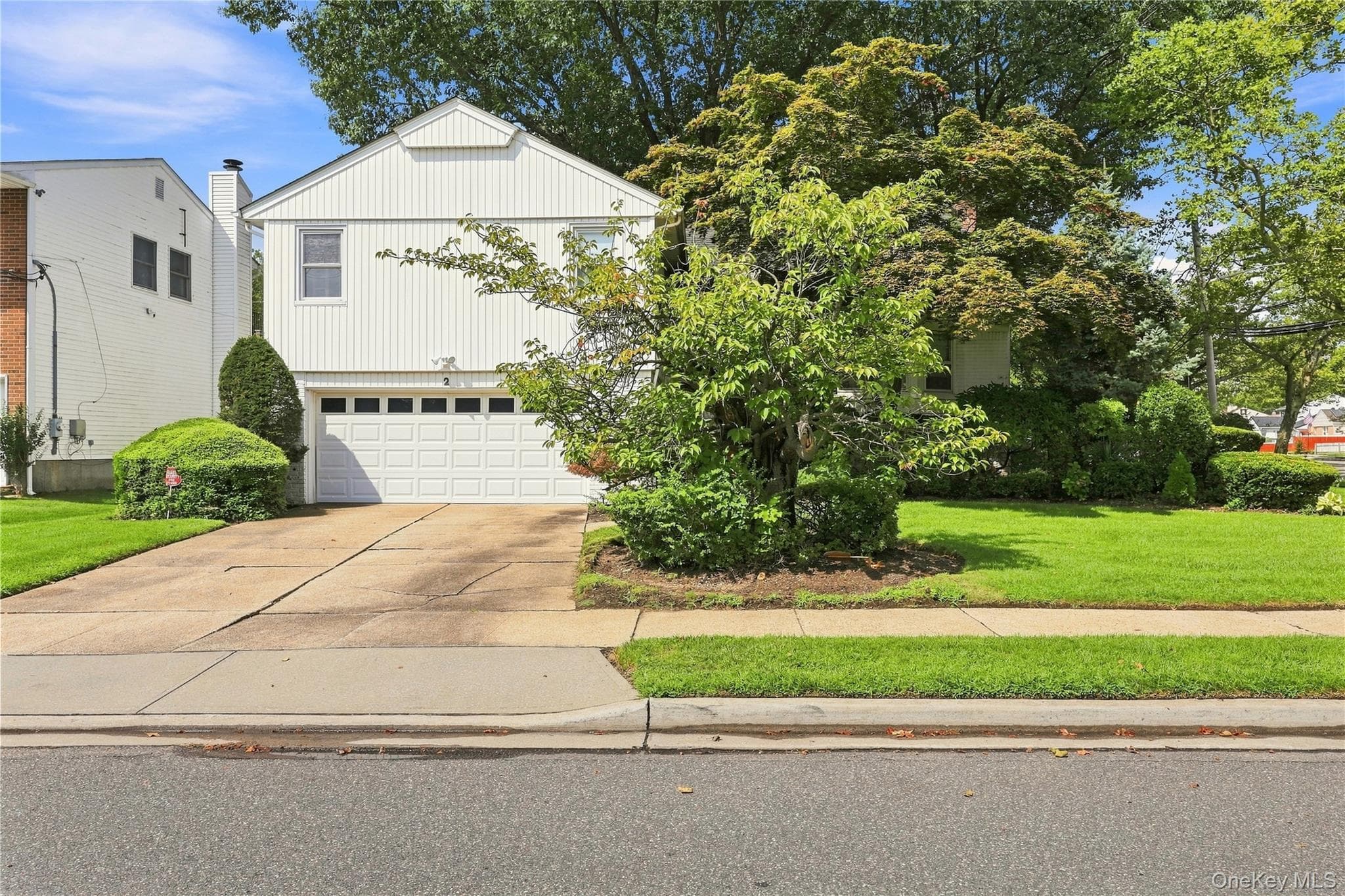 2 Longview Avenue photo 1