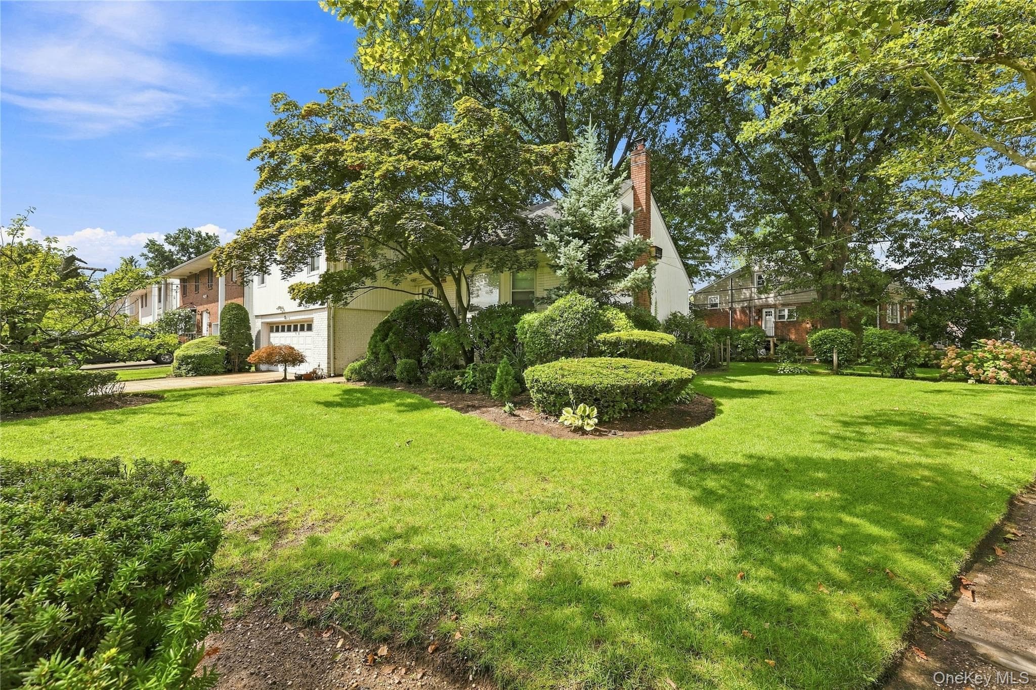 2 Longview Avenue thumbnail 3