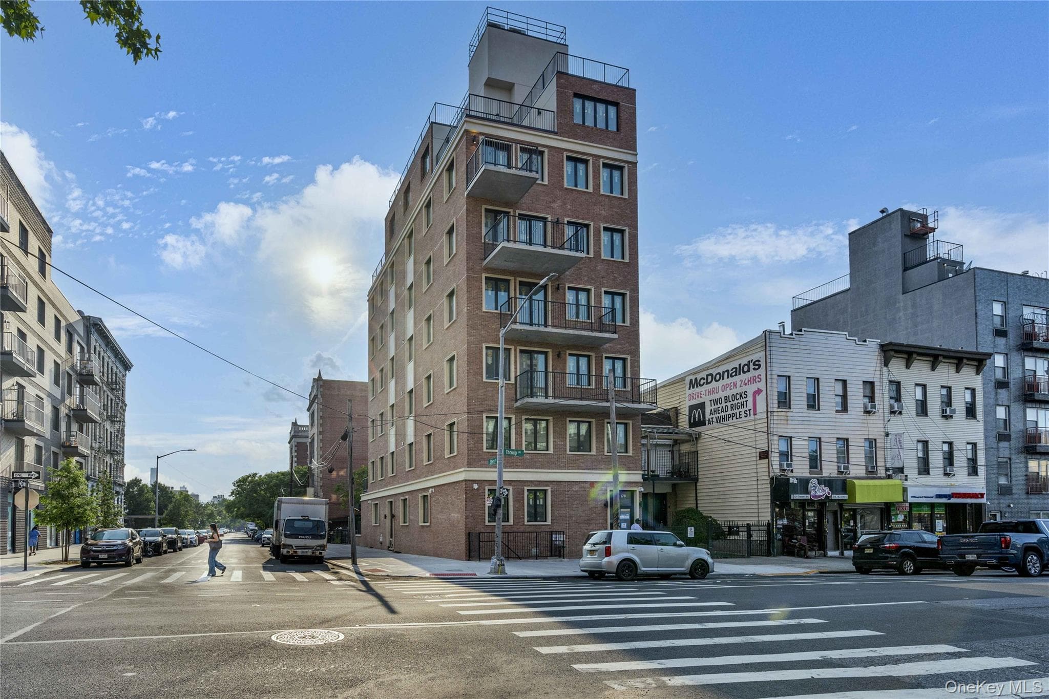 178 Throop Avenue thumbnail 2