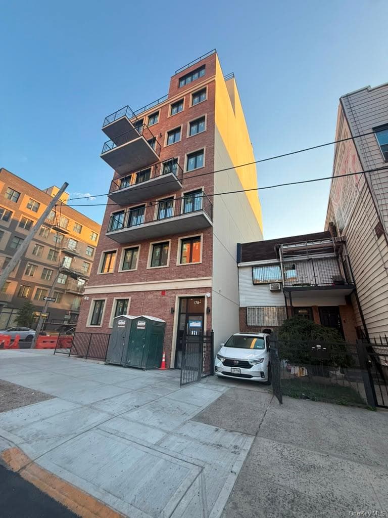 178 Throop Avenue thumbnail 13