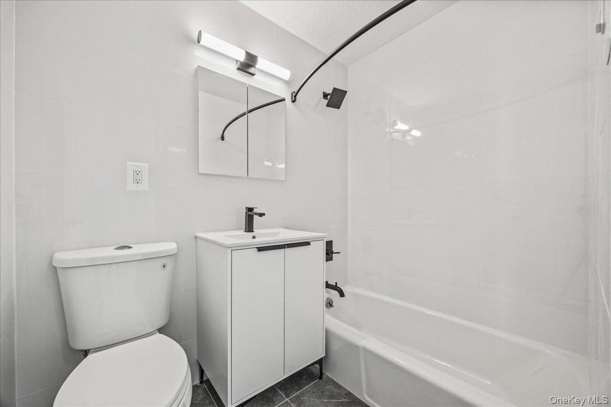 2550 Olinville Avenue Unit: 14E thumbnail 19