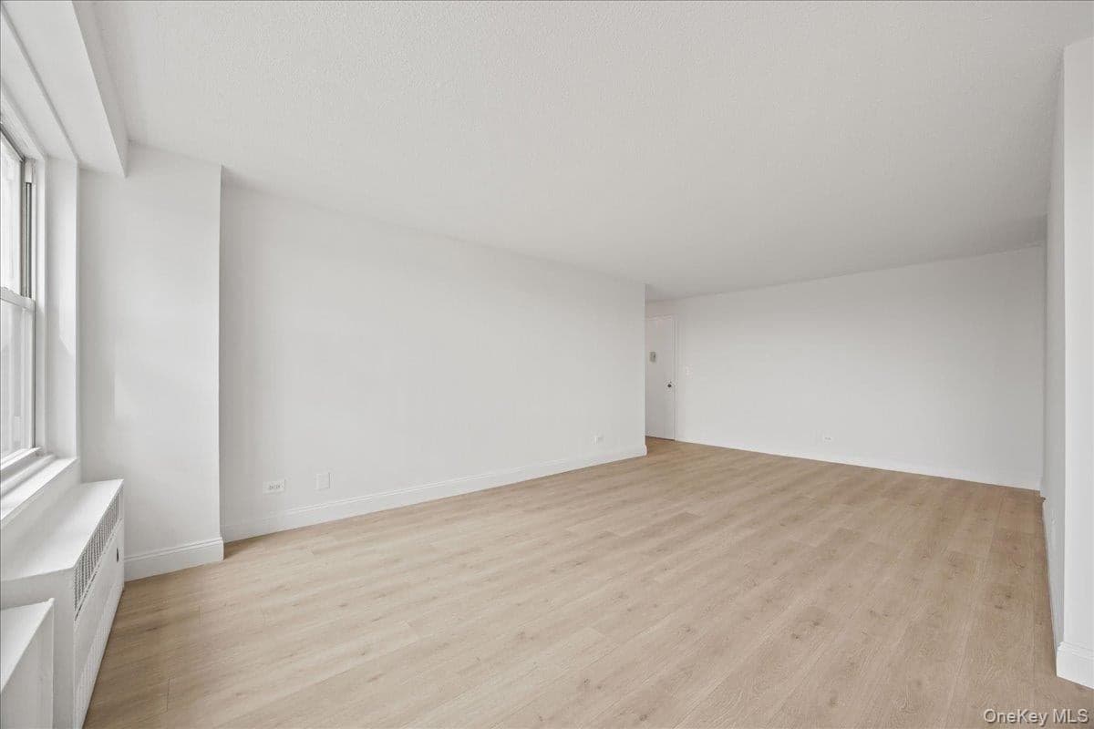 2550 Olinville Avenue Unit: 14E thumbnail 11