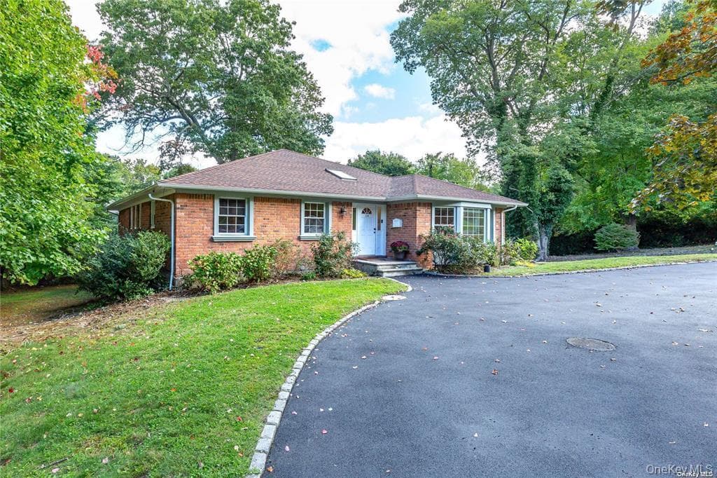 114 Tara Drive photo 1